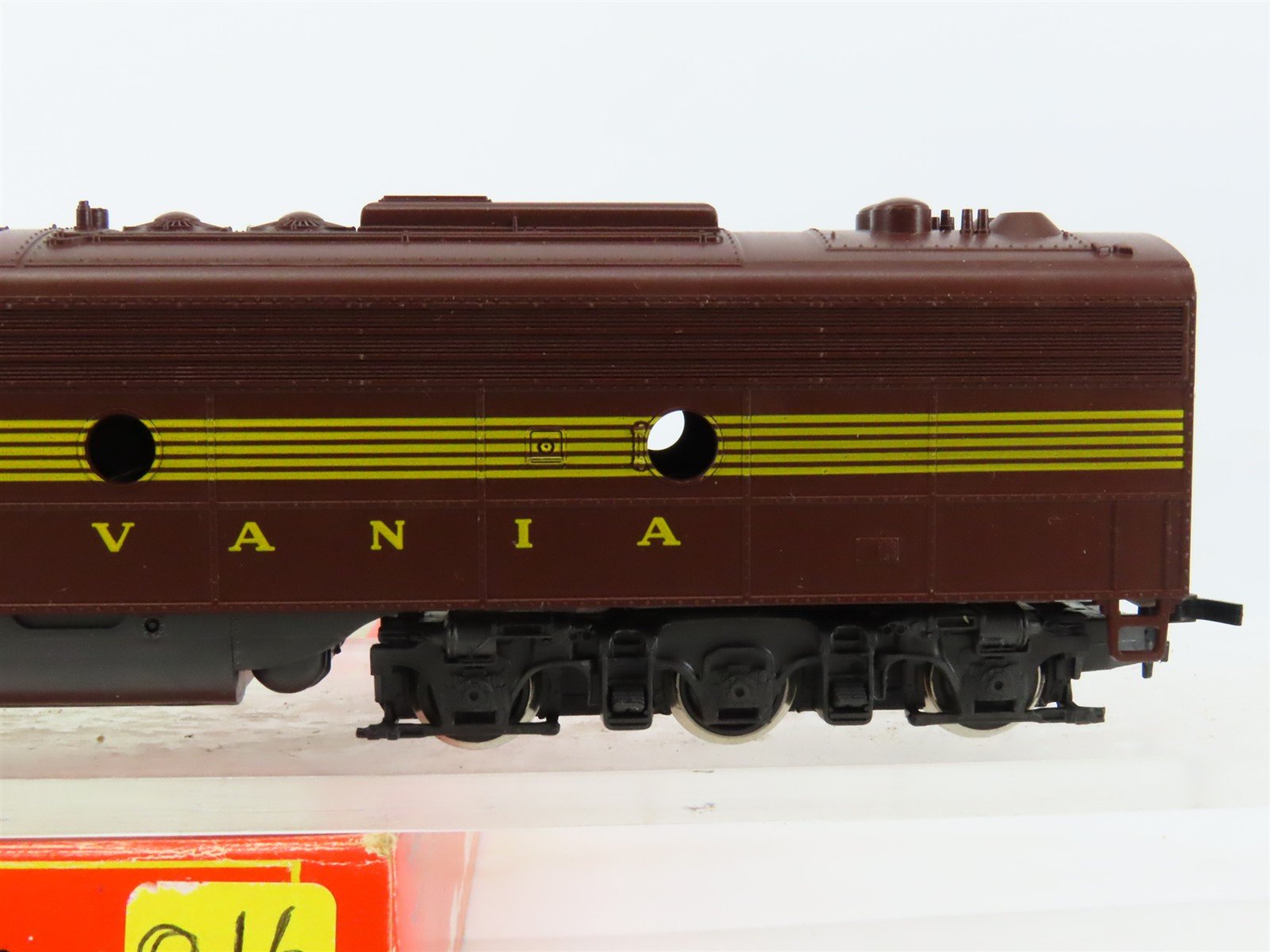 HO Scale Rivarossi PRR Pennsylvania E8B Diesel Locomotive #5887B UNPOWERED