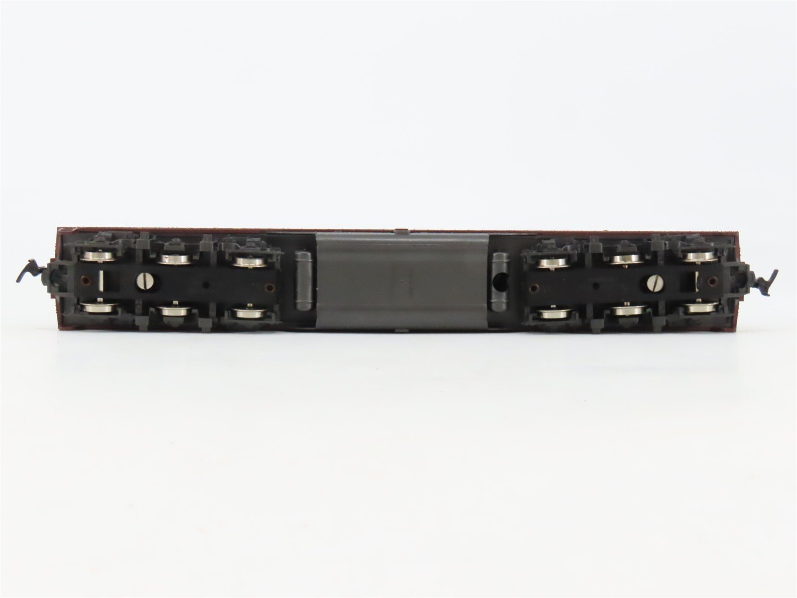 HO Scale Rivarossi PRR Pennsylvania E8B Diesel Locomotive #5887B UNPOWERED