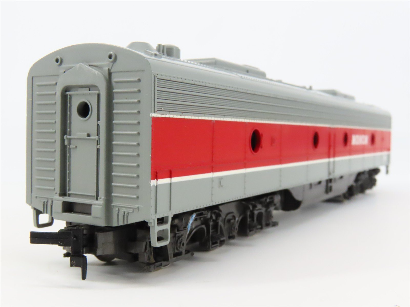 HO Scale Rivarossi 6182 CIL Monon E8B Diesel Locomotive #91-B UNPOWERED
