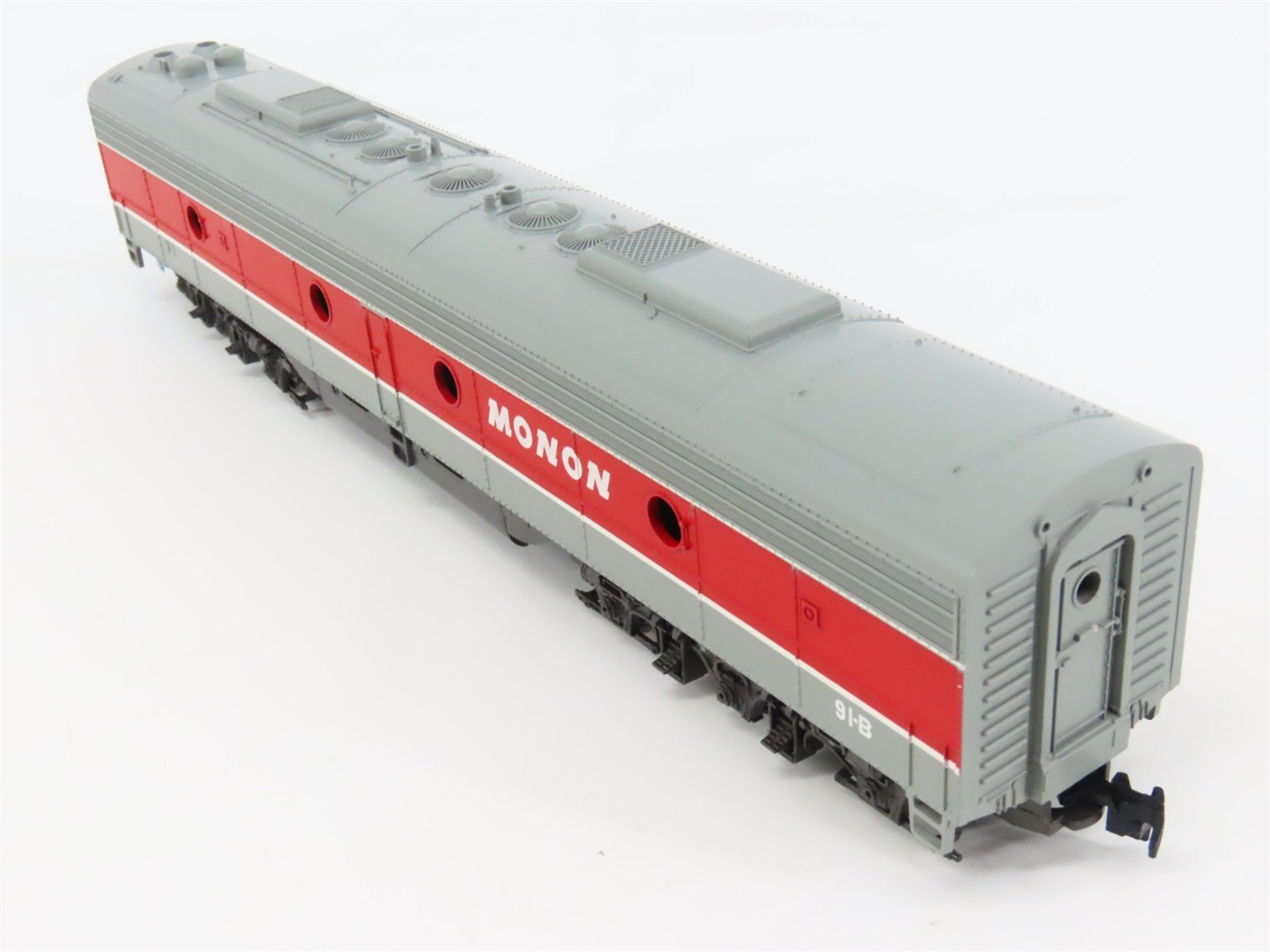 HO Scale Rivarossi 6182 CIL Monon E8B Diesel Locomotive #91-B UNPOWERED