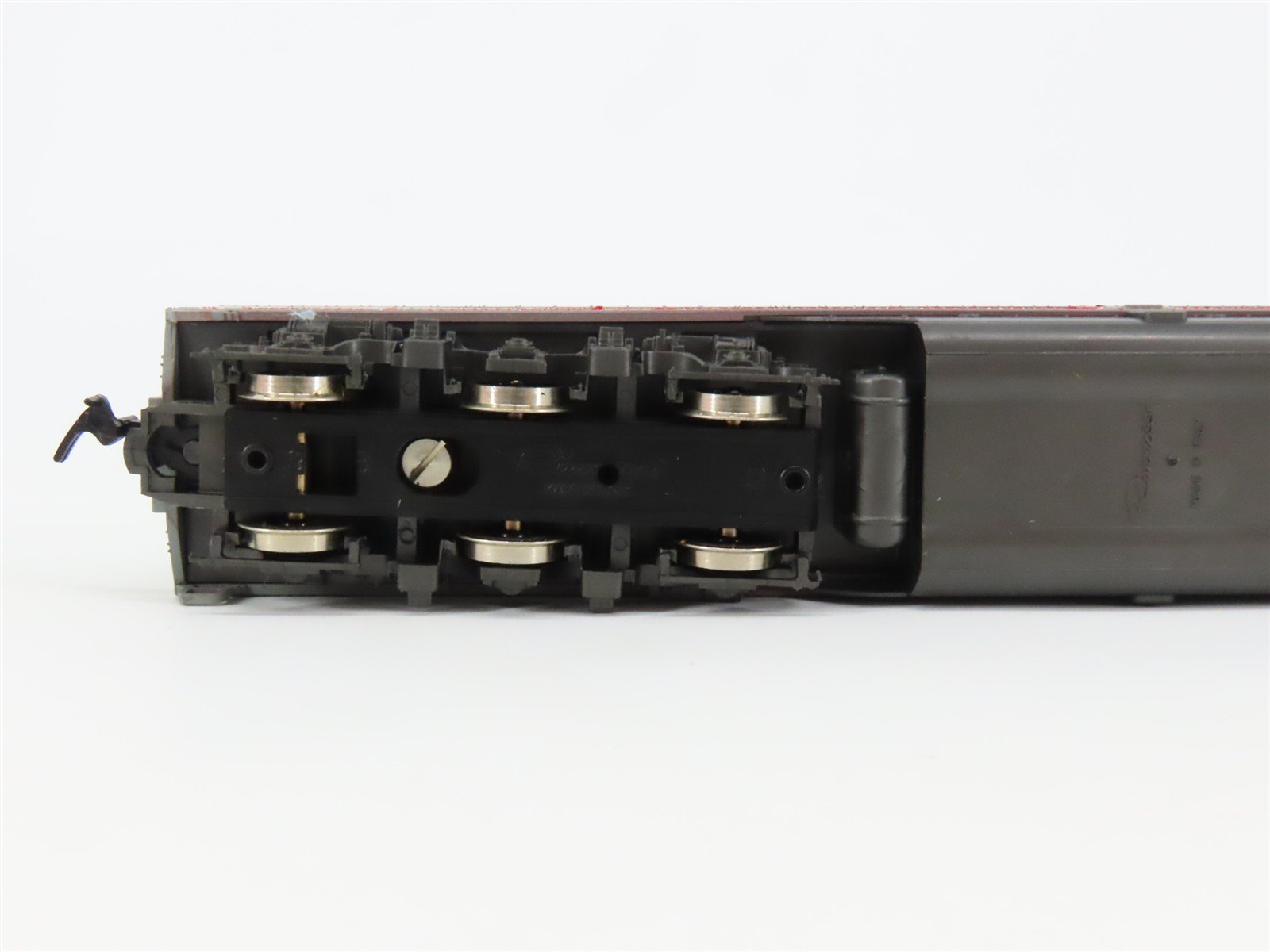 HO Scale Rivarossi 6182 CIL Monon E8B Diesel Locomotive #91-B UNPOWERED
