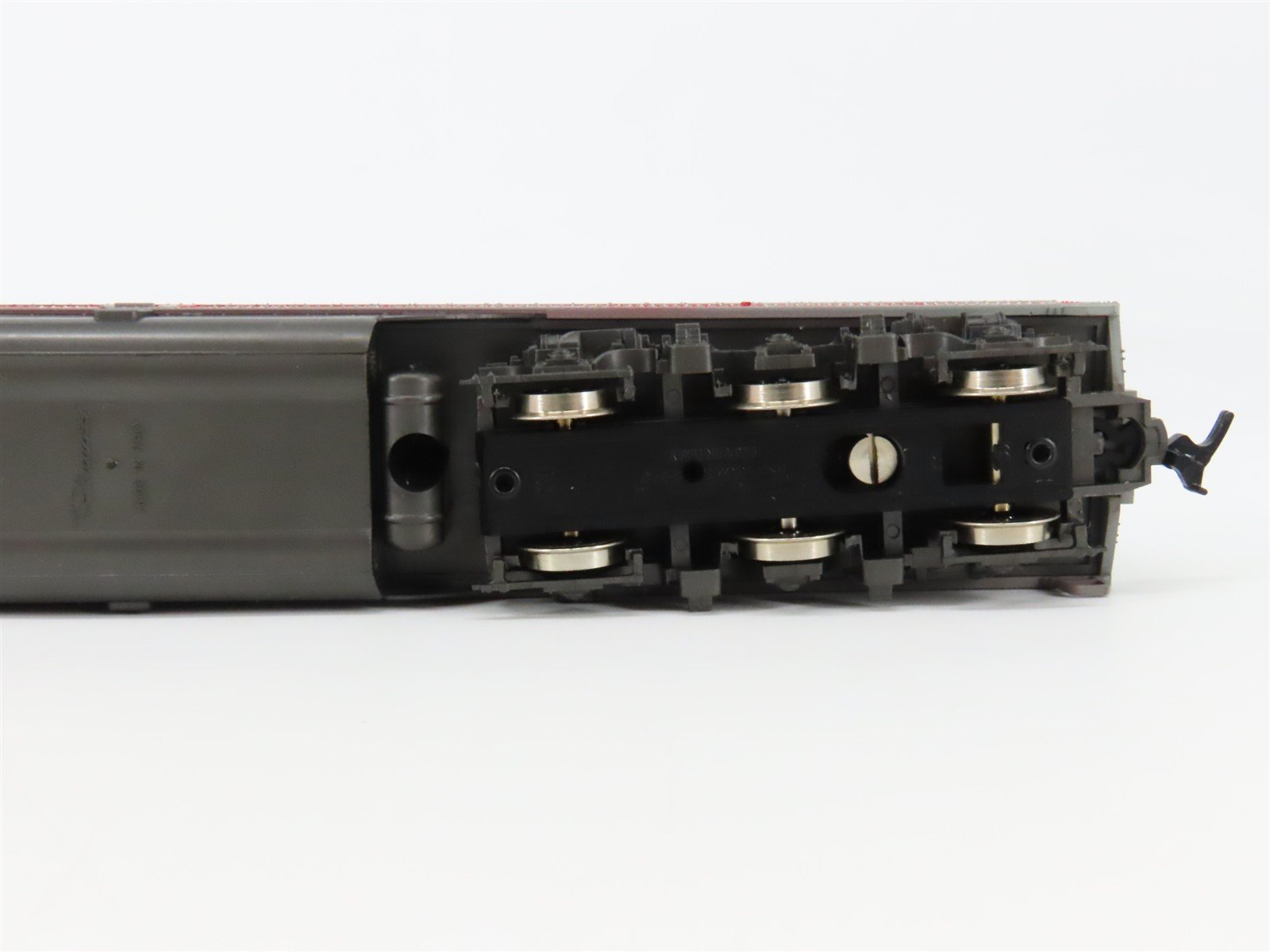 HO Scale Rivarossi 6182 CIL Monon E8B Diesel Locomotive #91-B UNPOWERED