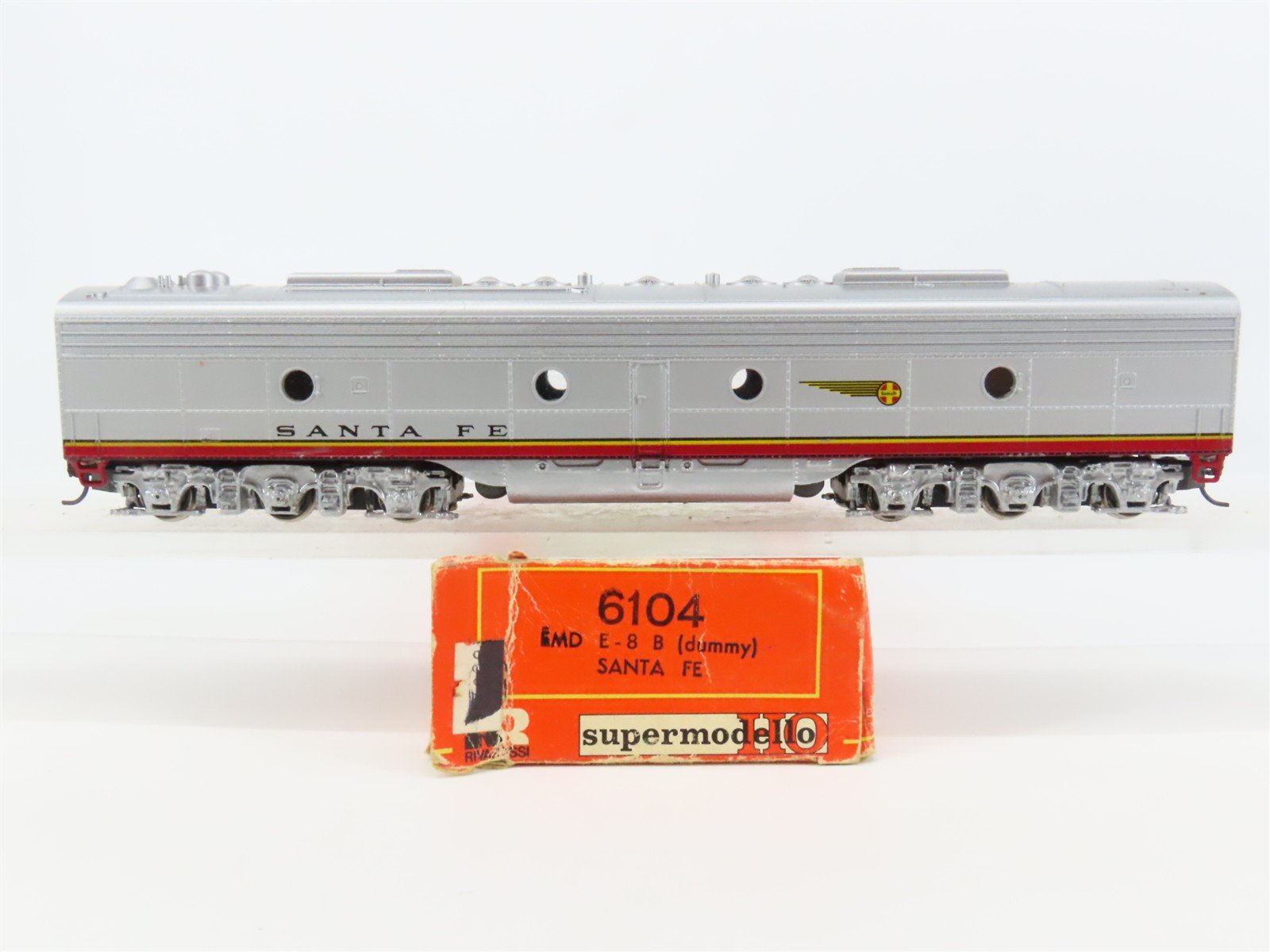 HO Scale Rivarossi 6104 ATSF Santa Fe E8B Diesel Locomotive UNPOWERED
