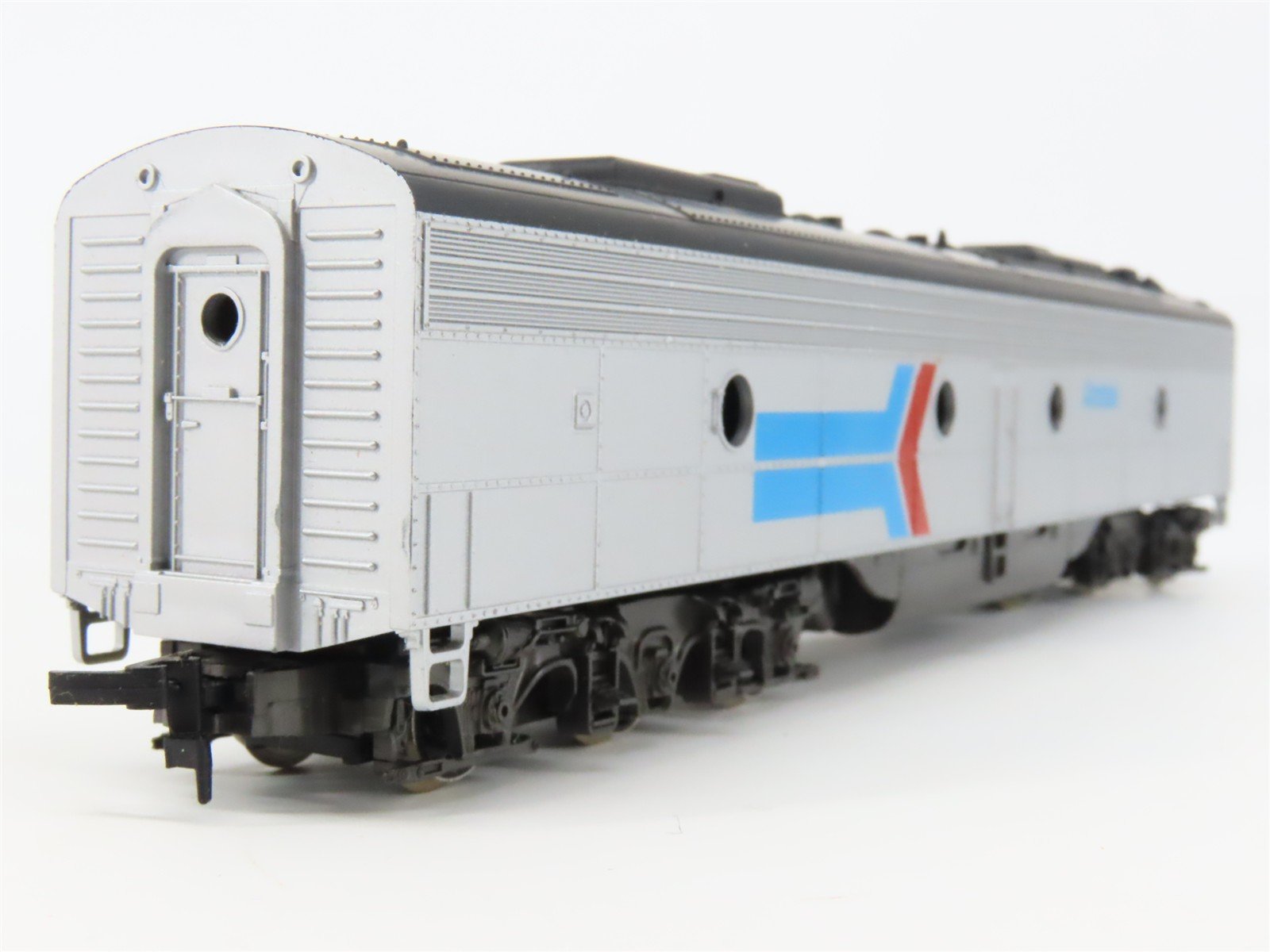HO Scale Rivarossi 6128 Amtrak E8B Diesel Locomotive UNPOWERED