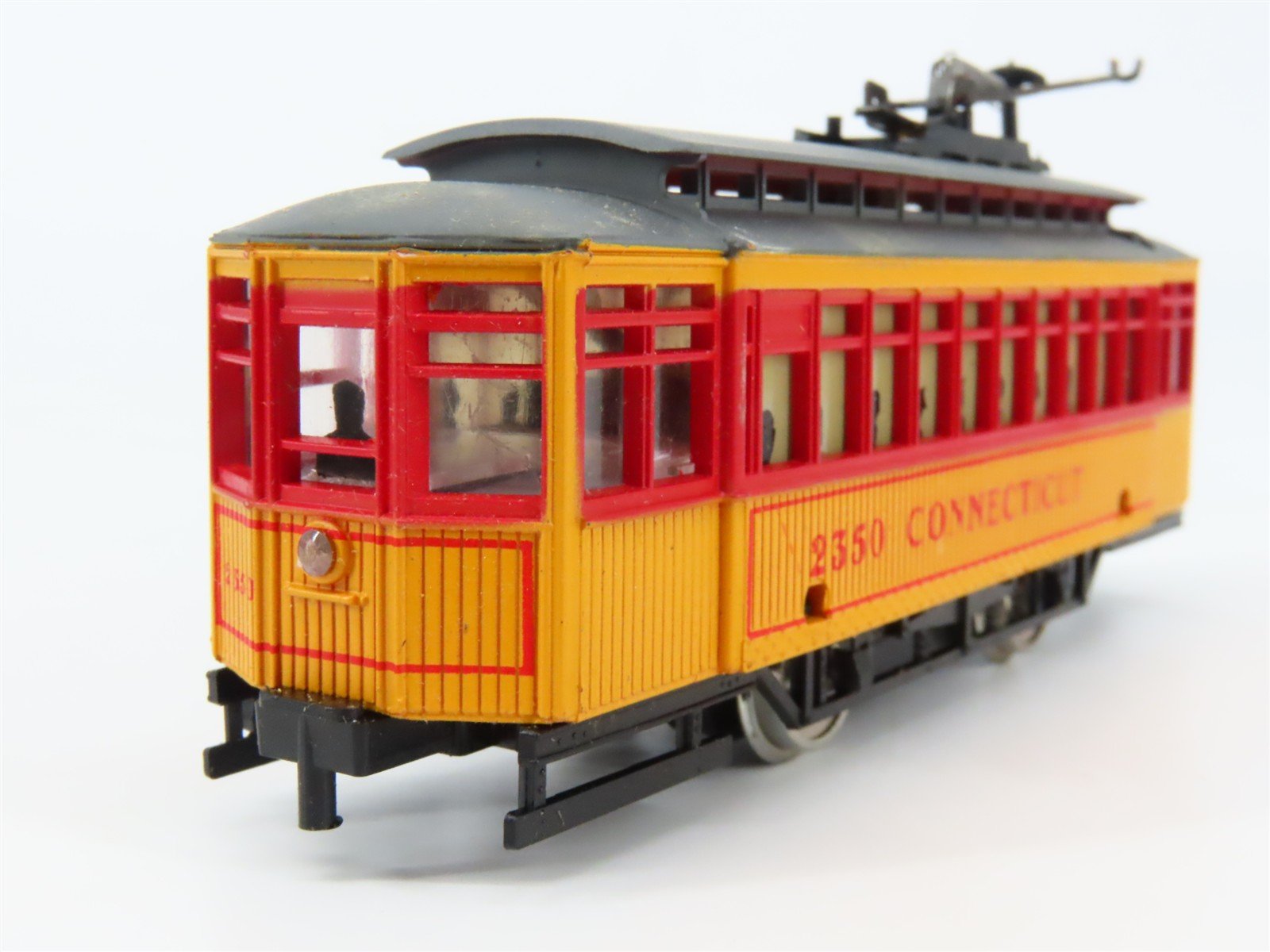 HO Scale Mehano 9382 Connecticut Company Brill Trolley w/Car