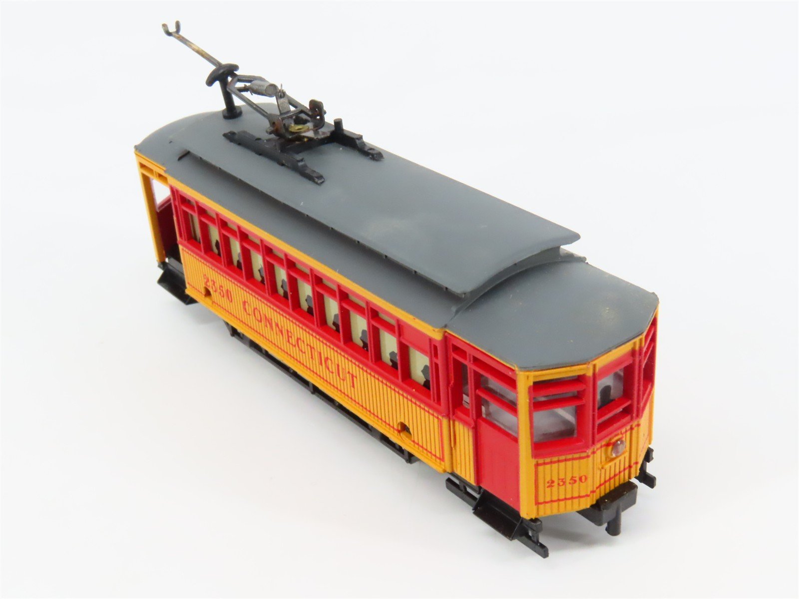 HO Scale Mehano 9382 Connecticut Company Brill Trolley w/Car