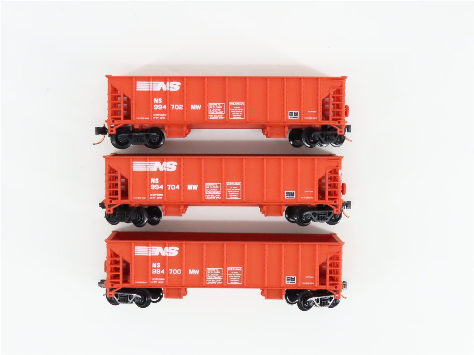 N Scale Walthers 932-38707 NS Norfolk Southern Ballast Hopper 3-Pack