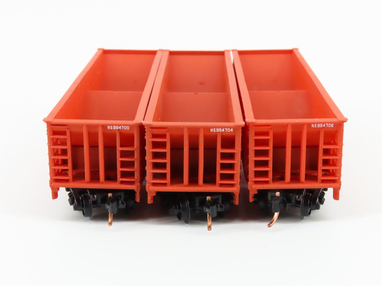 N Scale Walthers 932-38707 NS Norfolk Southern Ballast Hopper 3-Pack