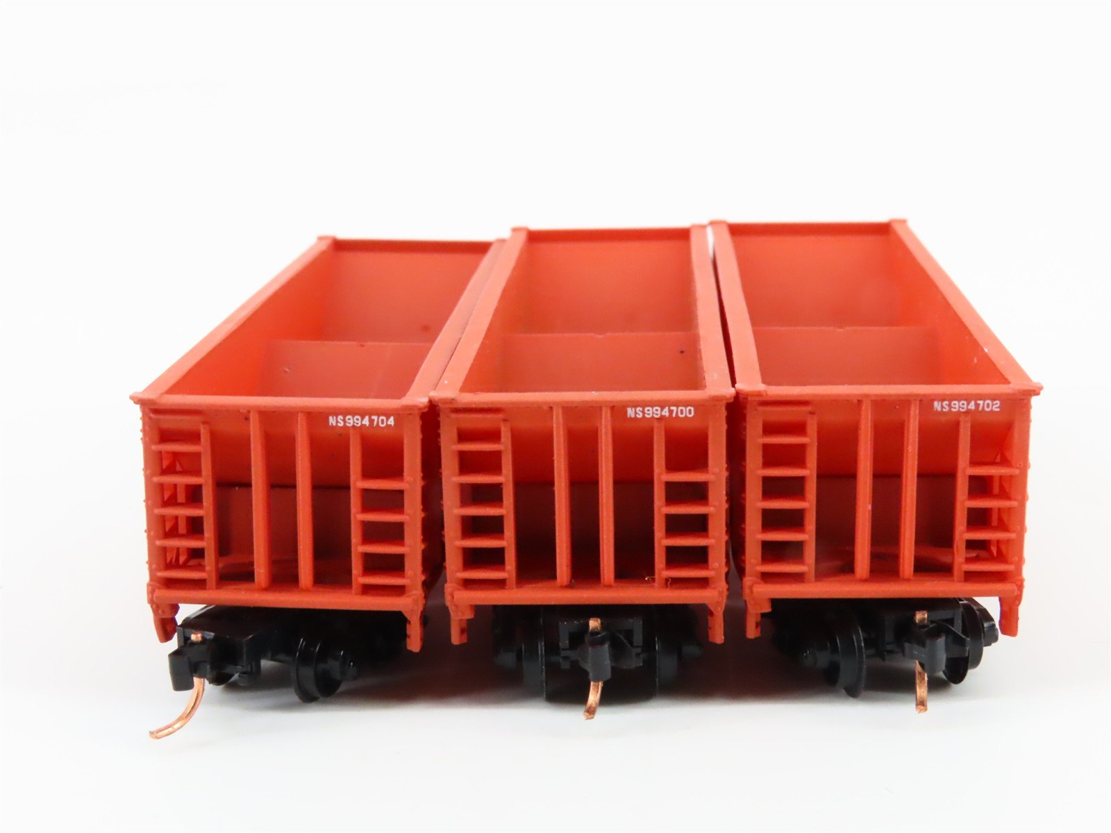 N Scale Walthers 932-38707 NS Norfolk Southern Ballast Hopper 3-Pack