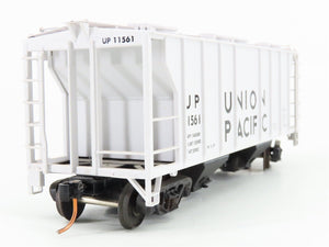 S Scale Showcase UP Union Pacific 2-Bay Covered Hopper #11561