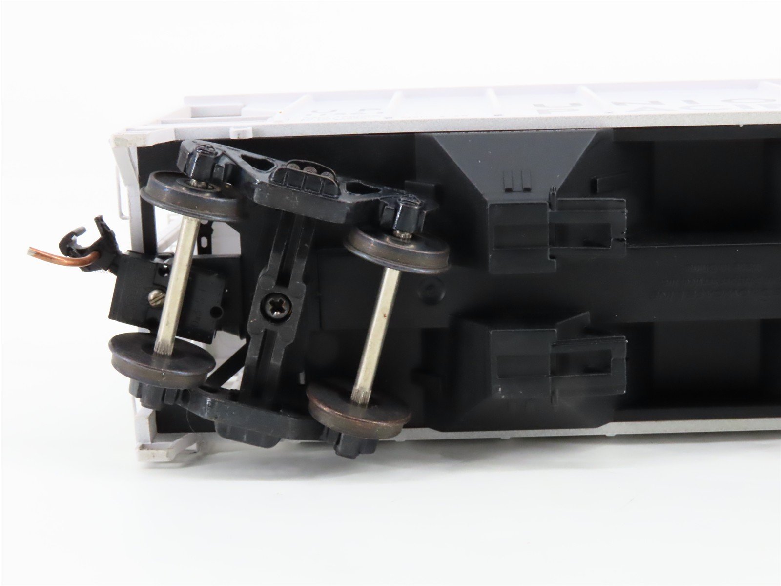 S Scale Showcase UP Union Pacific 2-Bay Covered Hopper #11561