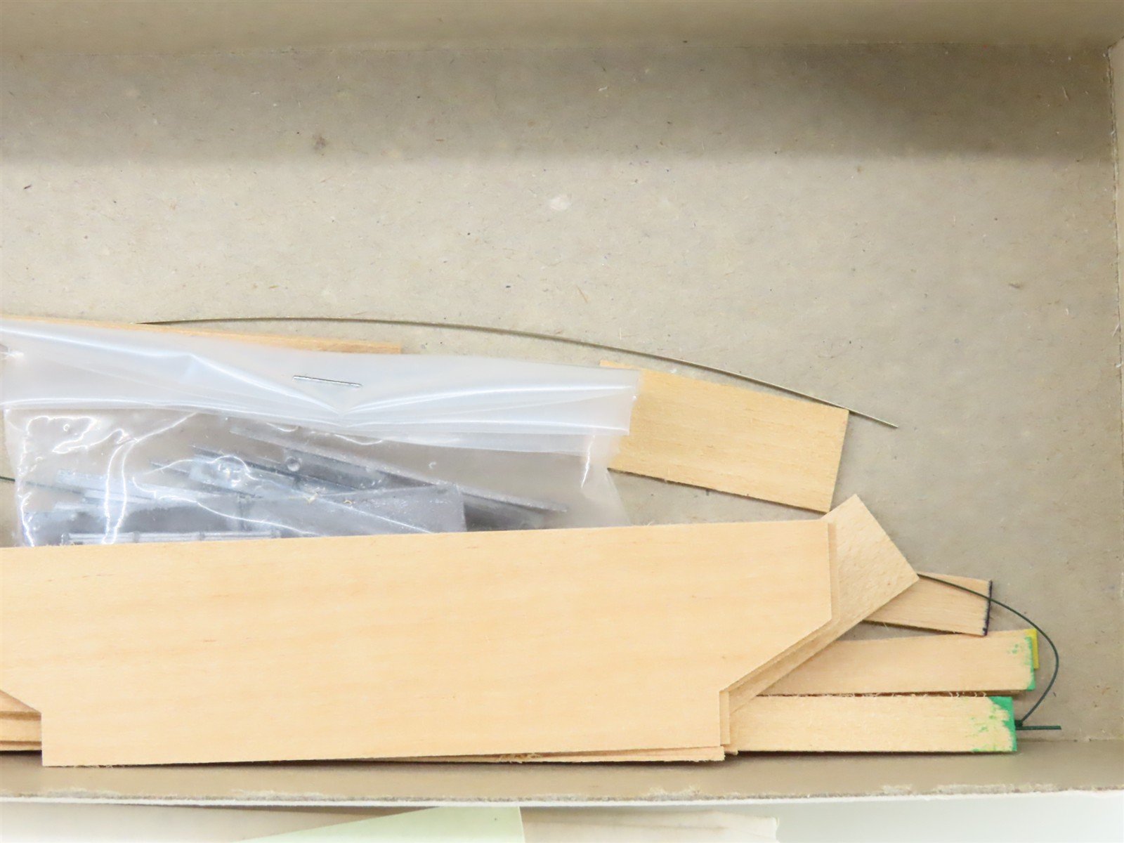 HO Scale Ambroid H-17 Erie-Susquehanna 50-Ton 3-Bay Open Hopper Kit