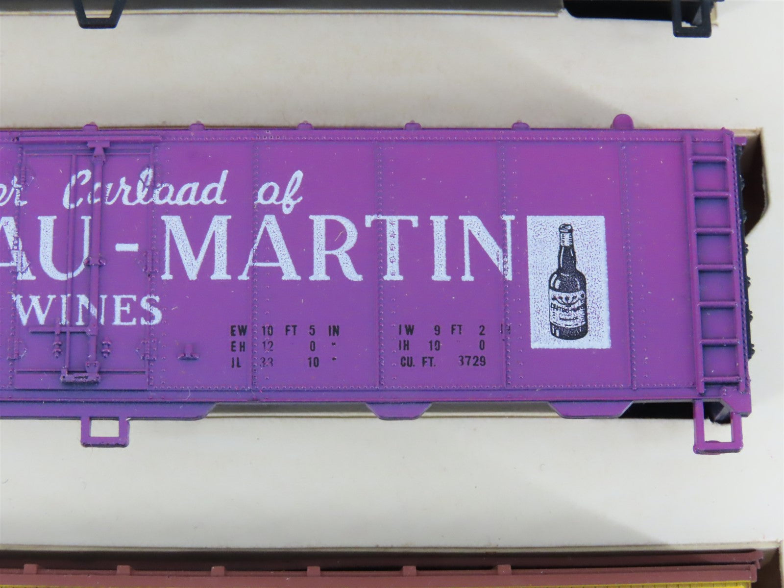 HO Scale Train-Miniature Kit #8706 Wine Makers 40' Reefers 3-Pack