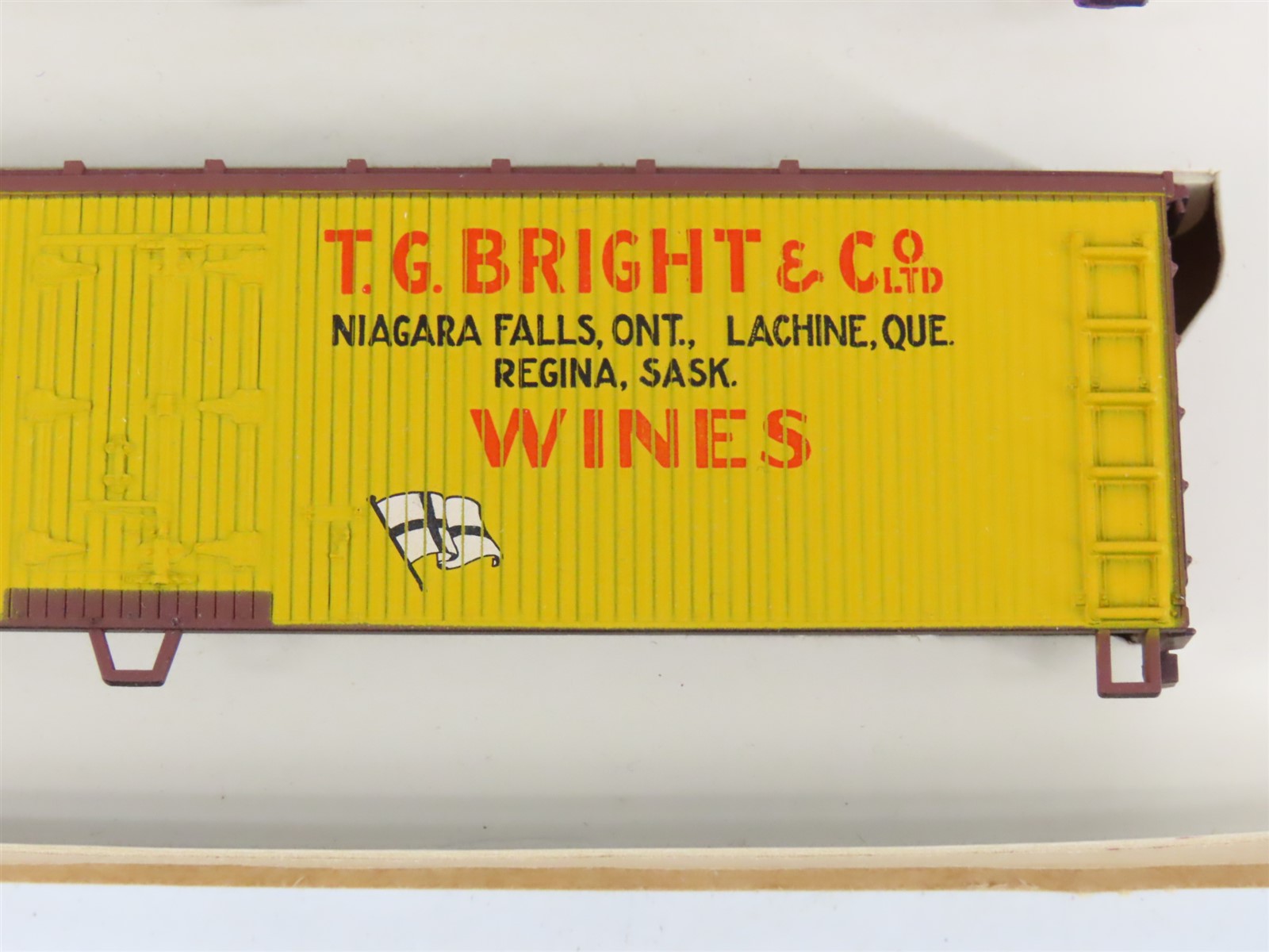 HO Scale Train-Miniature Kit #8706 Wine Makers 40' Reefers 3-Pack
