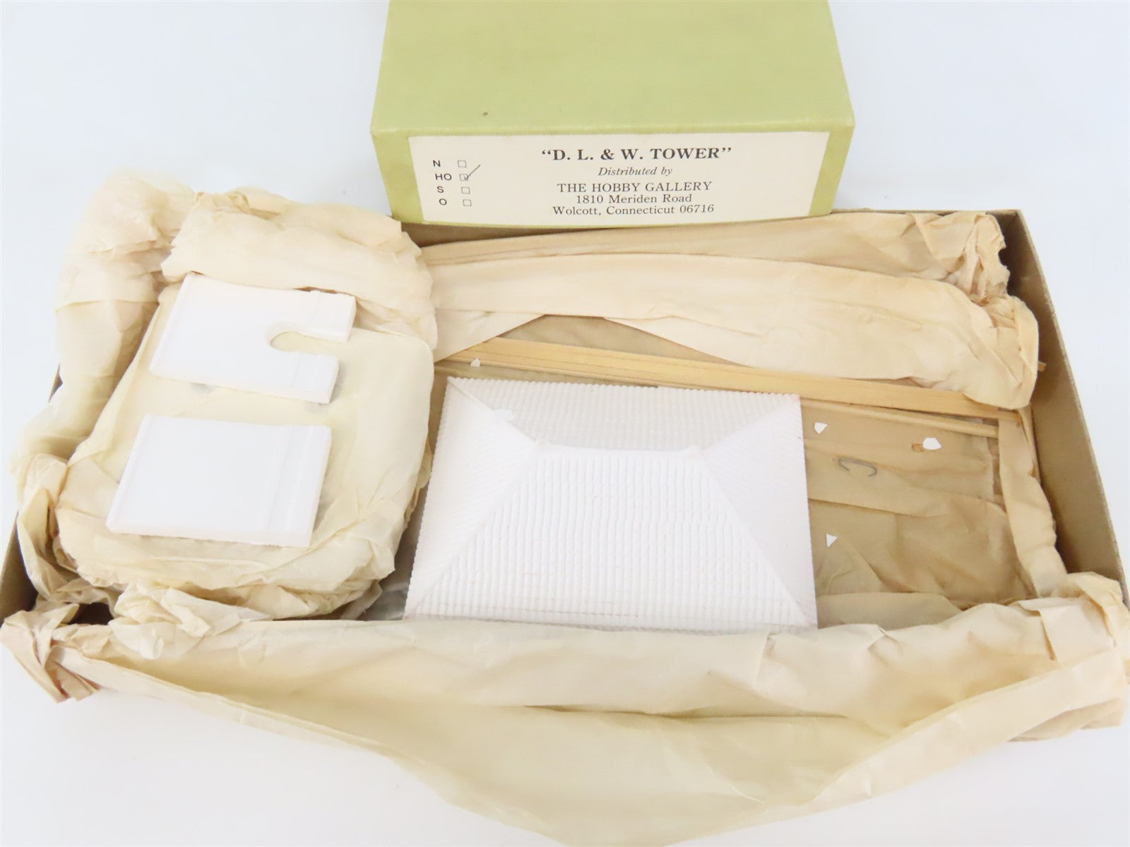 HO 1/87 Scale Hobby Gallery/Crow River Plaster Kit #10 Undecorated DL&W Tower