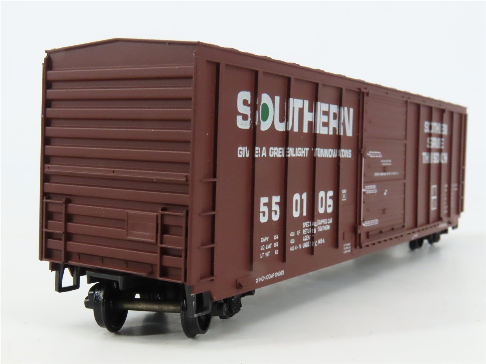 HO Roundhouse/MPS Customs 100012 SOU Southern 50' Box Car #550106 w/ EOT Light
