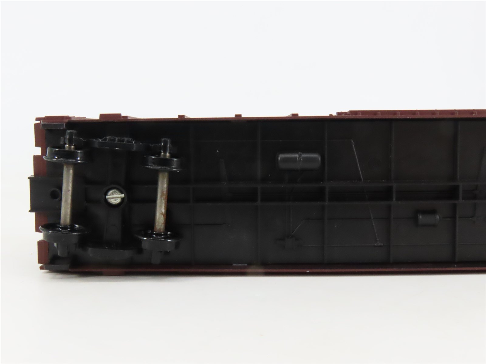 HO Roundhouse/MPS Customs 100012 SOU Southern 50' Box Car #550106 w/ EOT Light