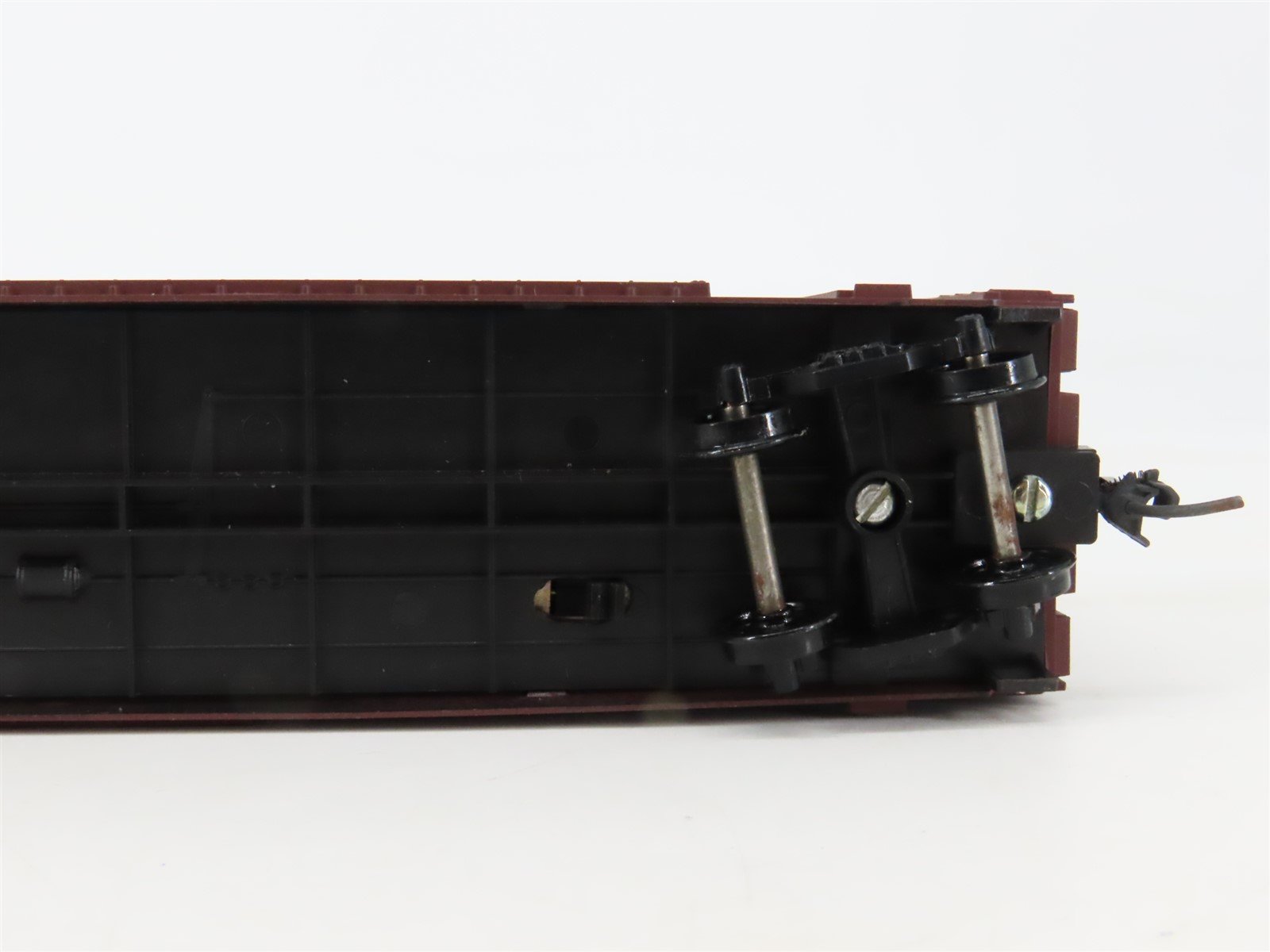 HO Roundhouse/MPS Customs 100012 SOU Southern 50' Box Car #550106 w/ EOT Light