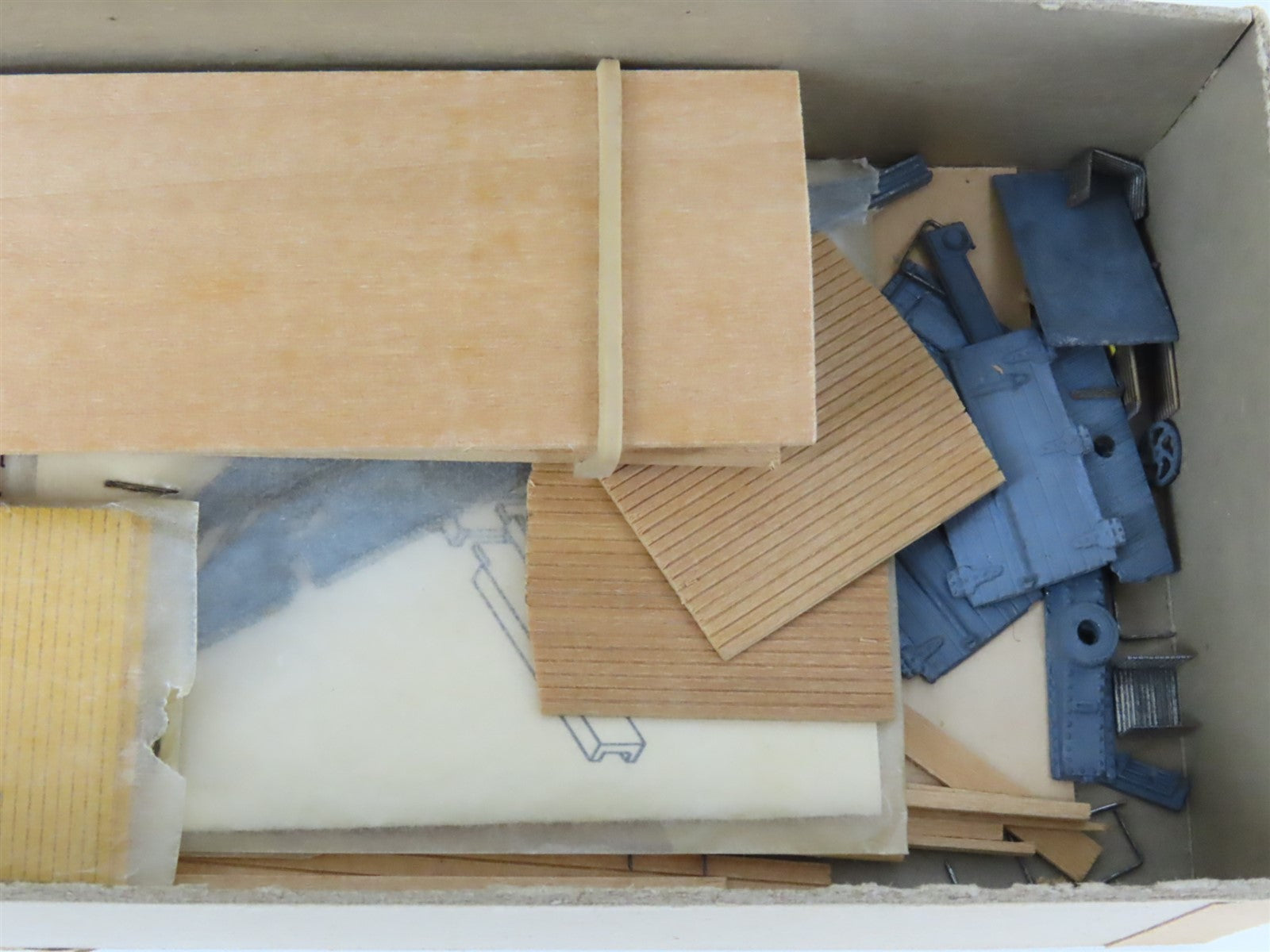 HO Scale Main Line Craftsman Kit URTC Carnation Milk Wood Reefer #23097