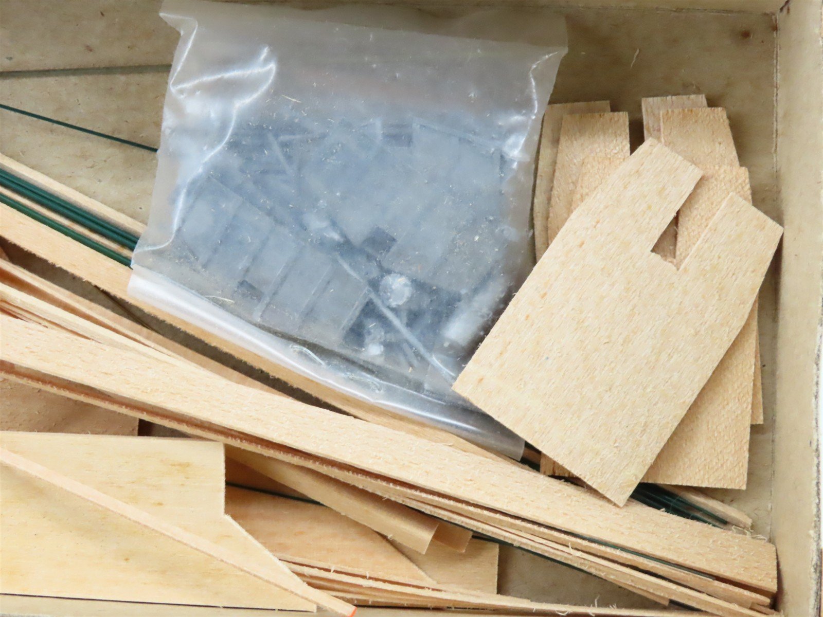 HOn3 Scale Quality Craft Models 2 in 1 Kit No 323 East Broad Top Hoppers #805