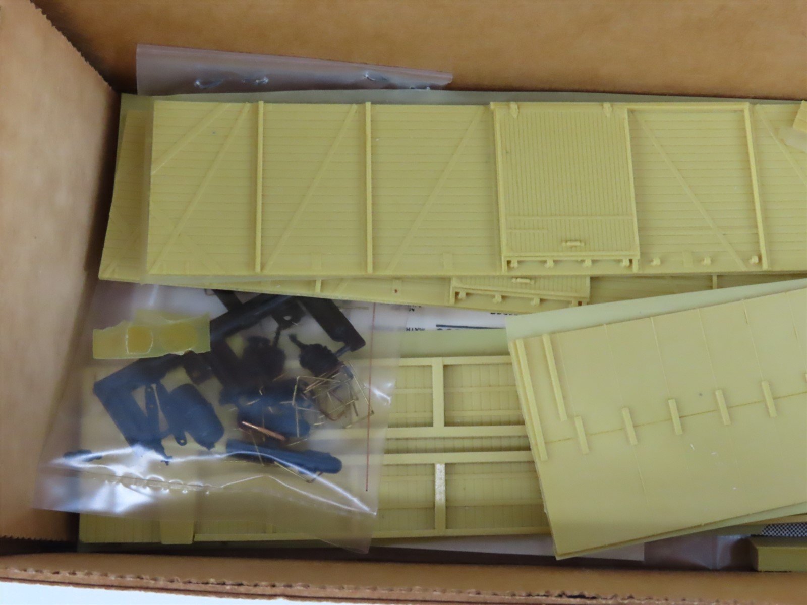 HO Scale Sunshine Models Resin Kit #7.4 Undecorated C&EI Mather Box Car