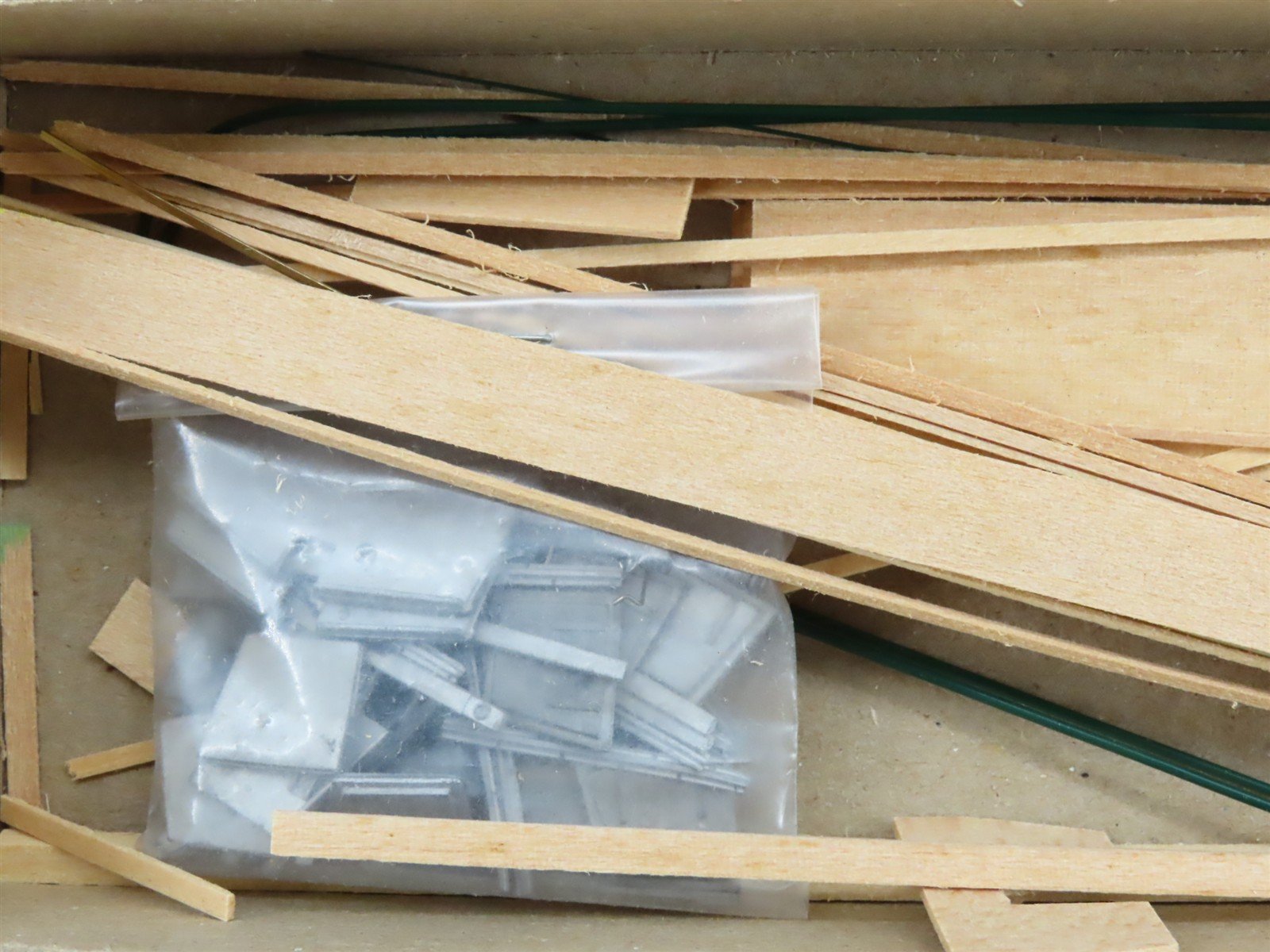 HOn3 Quality Craft Models 2 in 1 Kit No 342 EBT East Broad Top 3-Bay Hoppers