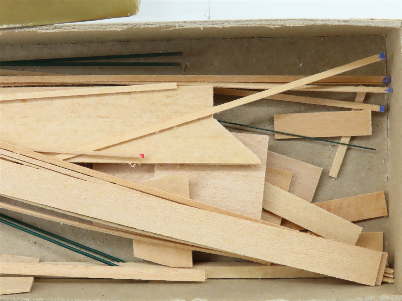 HOn3 Quality Craft Models 2 in 1 Kit No 342 EBT East Broad Top 3-Bay Hoppers