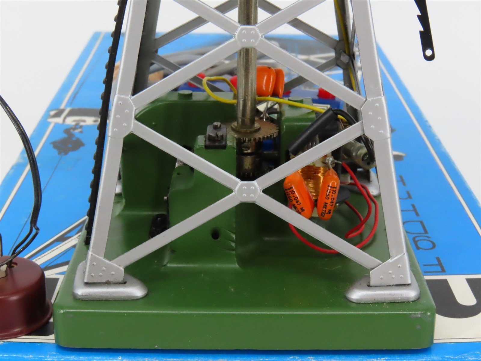 HO Scale Marklin 7051 Remote Rotary Magnet Crane
