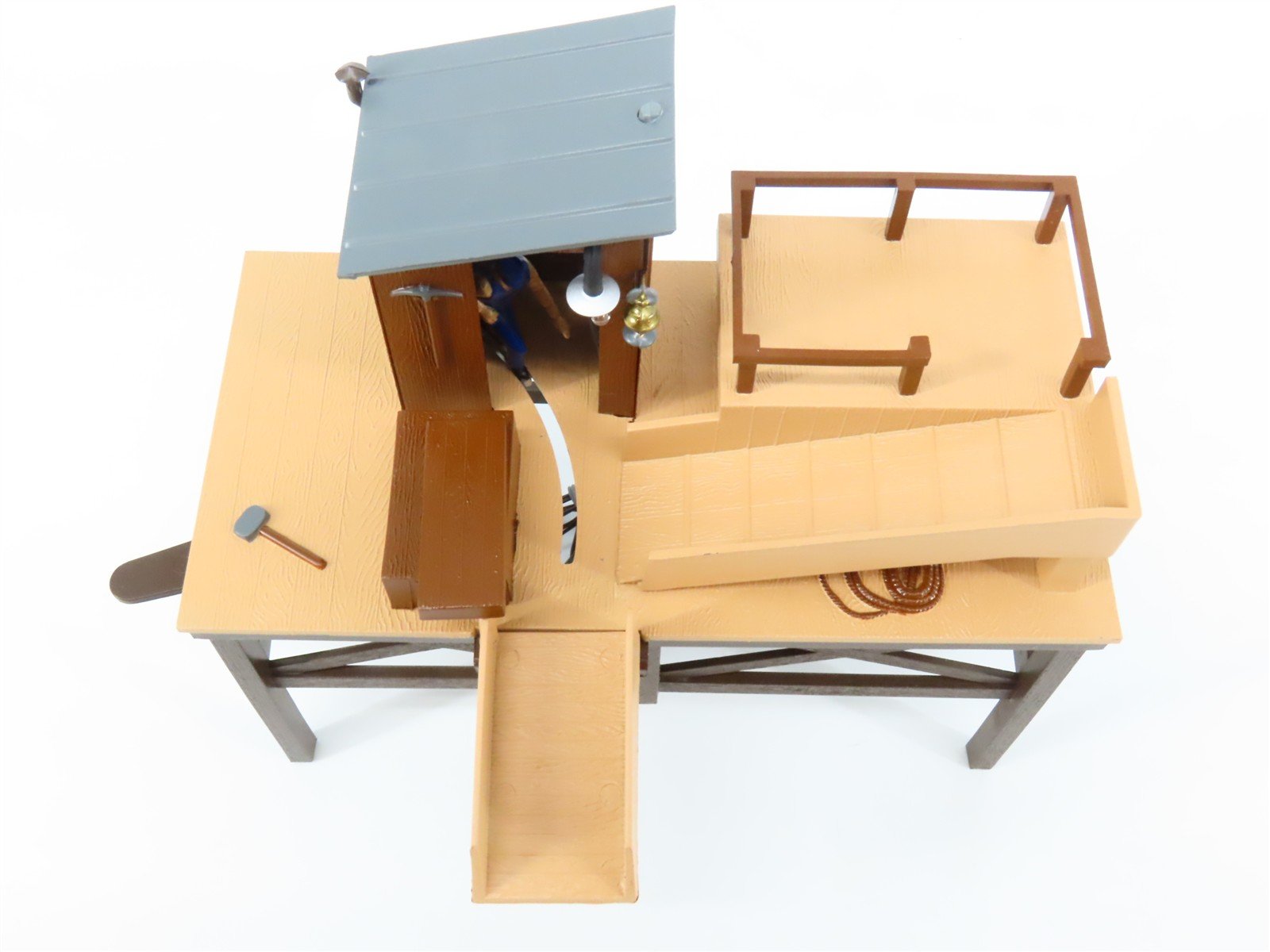 O Scale Lionel 6-37100 Barrel Loader Building