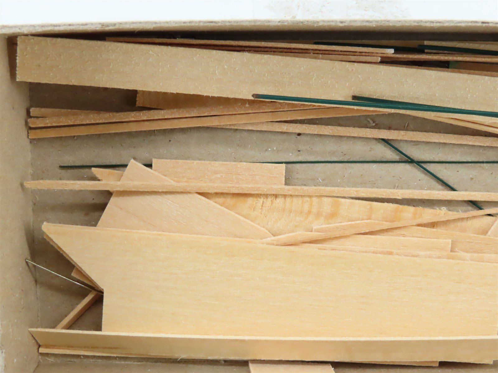 HOn3 Scale Quality Craft Models 2 in 1 Kit 342 EBT East Broad Top 3-Bay Hoppers