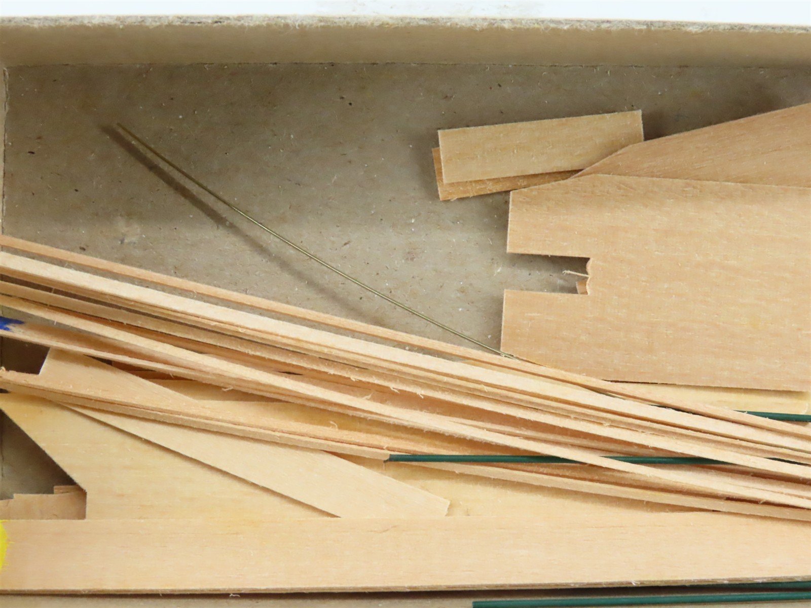 HOn3 Scale Quality Craft Models 2 in 1 Kit No 342 East Broad Top 3-Bay Hoppers