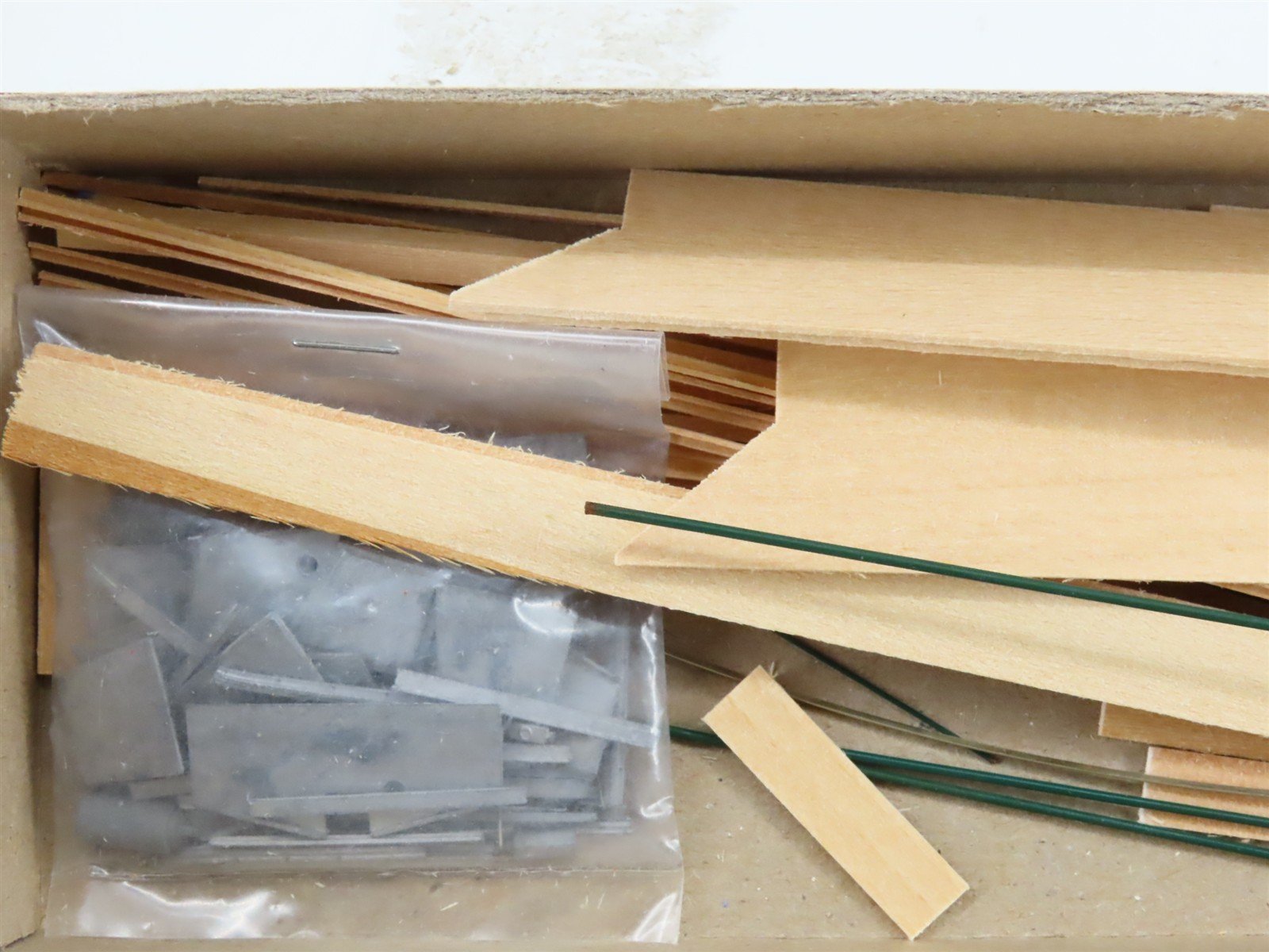 HOn3 Scale Quality Craft Models 2 in 1 Kit 342 EBT East Broad Top 3-Bay Hoppers