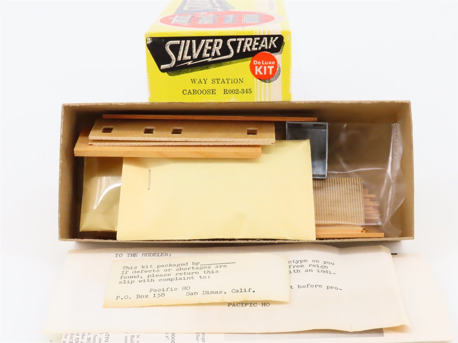 HO Scale Silver Streak Kit R002-345 Undecorated Way Station Caboose Structure