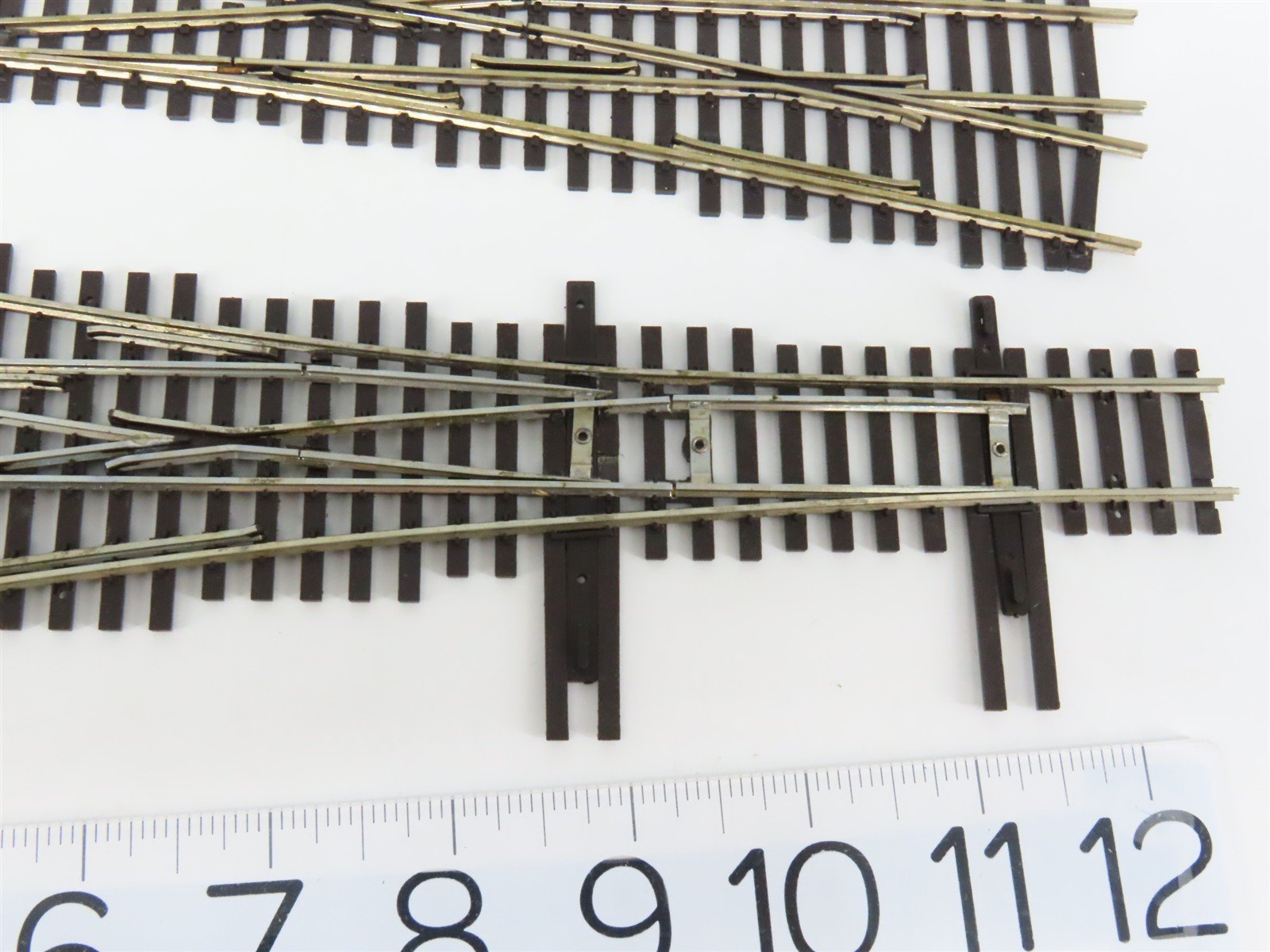 HO Scale Lambert #6 Code 100 Three-Way Switch Track Piece 2-Pack