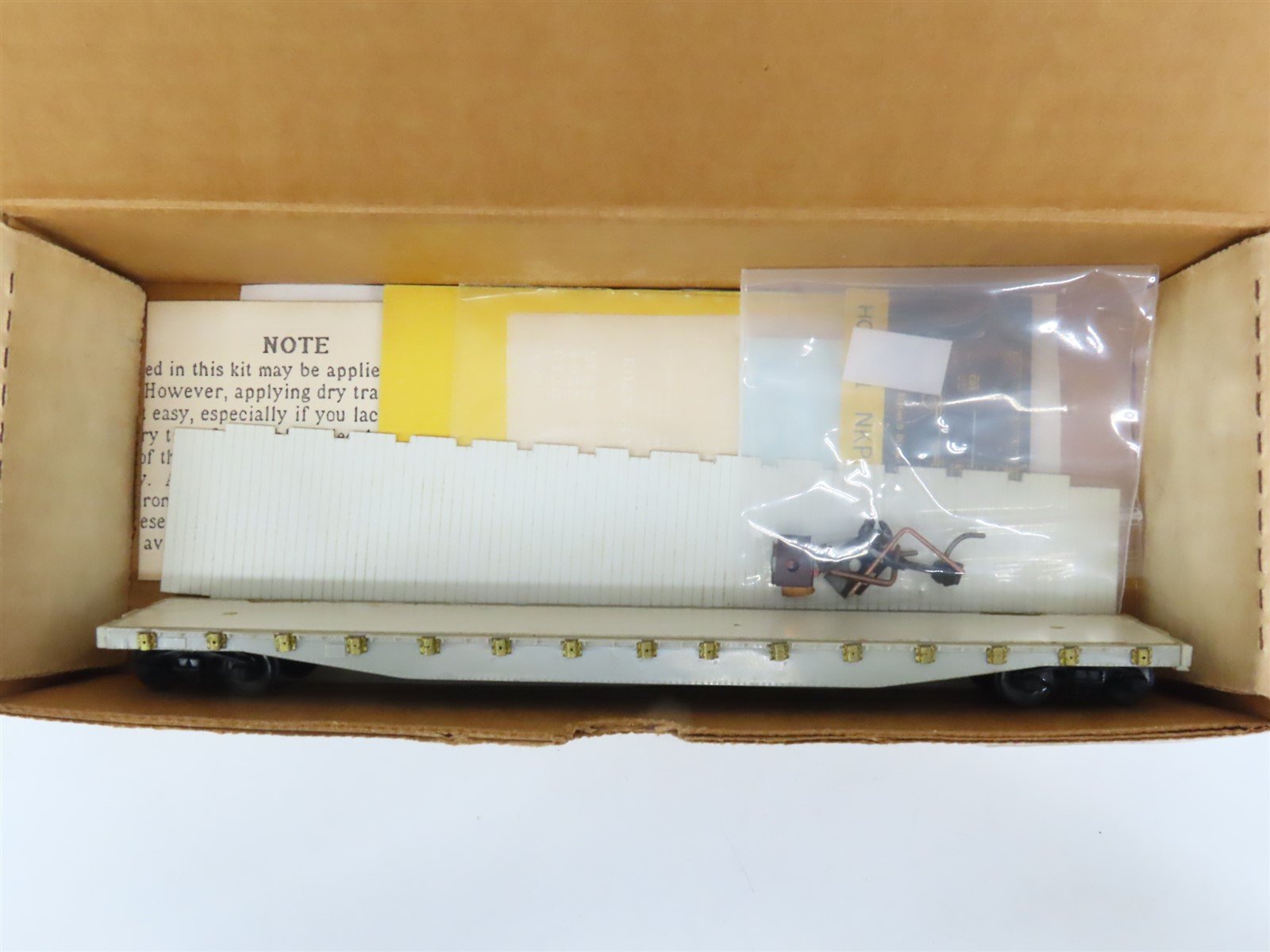 HO Scale West Rail Undecorated NKP Nickel Plate Road AAR 50-Ton Flat Car