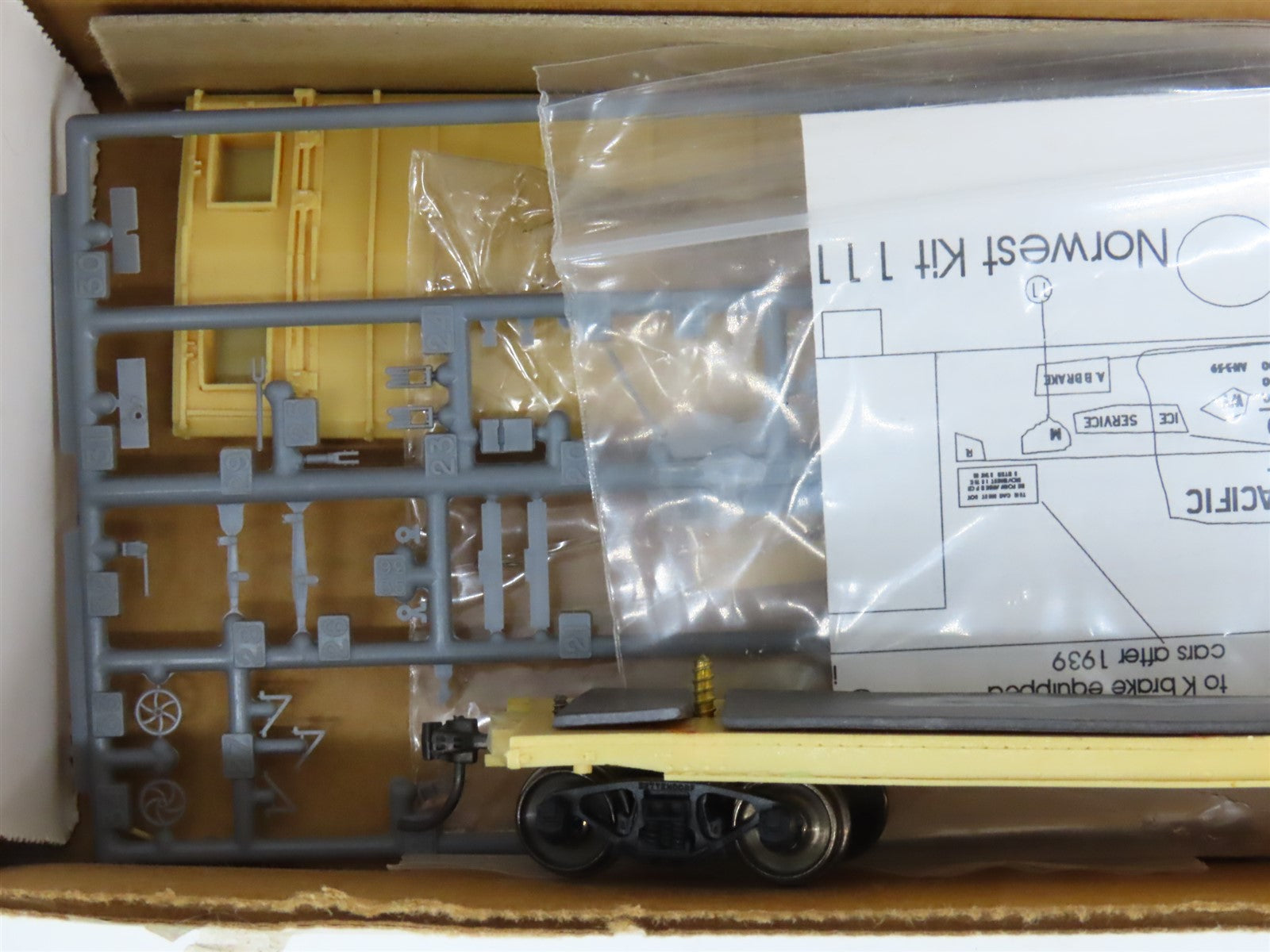 HO Scale Norwest Resin Kit #111P Undecorated CP 40' Wood Reefer