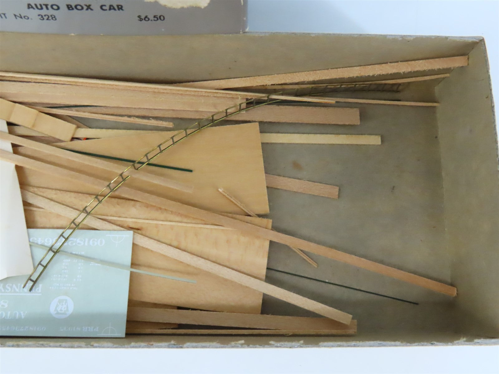 HO Scale Quality Craft Craftsman Kit #328 Undecorated PRR 50' Auto Box Car