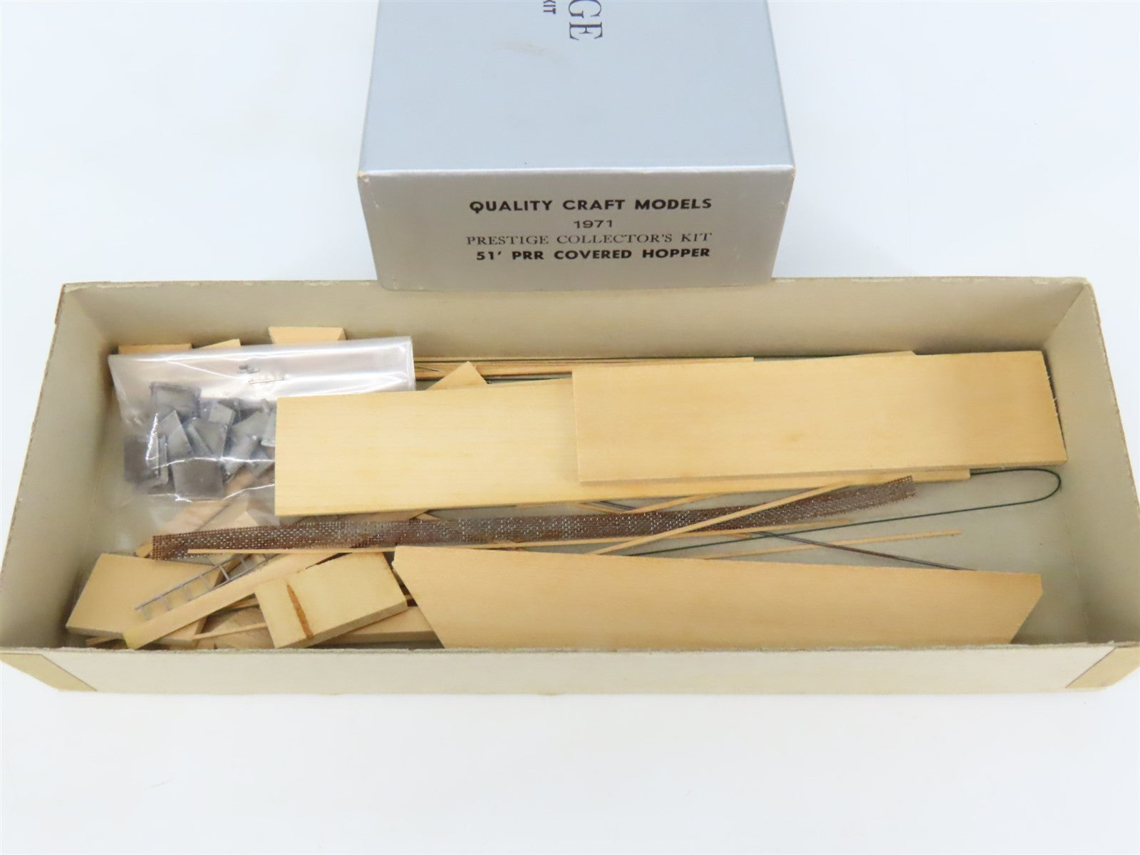 HO Scale Quality Craft Craftsman Kit Undecorated PRR 5-Bay 51' Covered Hopper