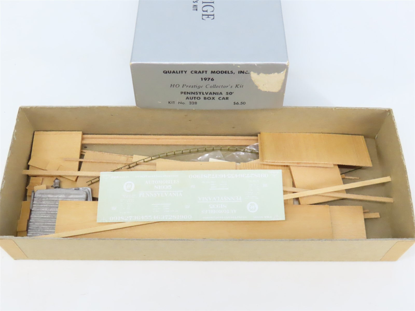 HO Scale Quality Craft Craftsman Kit #328 Undecorated PRR 50' Auto Box Car