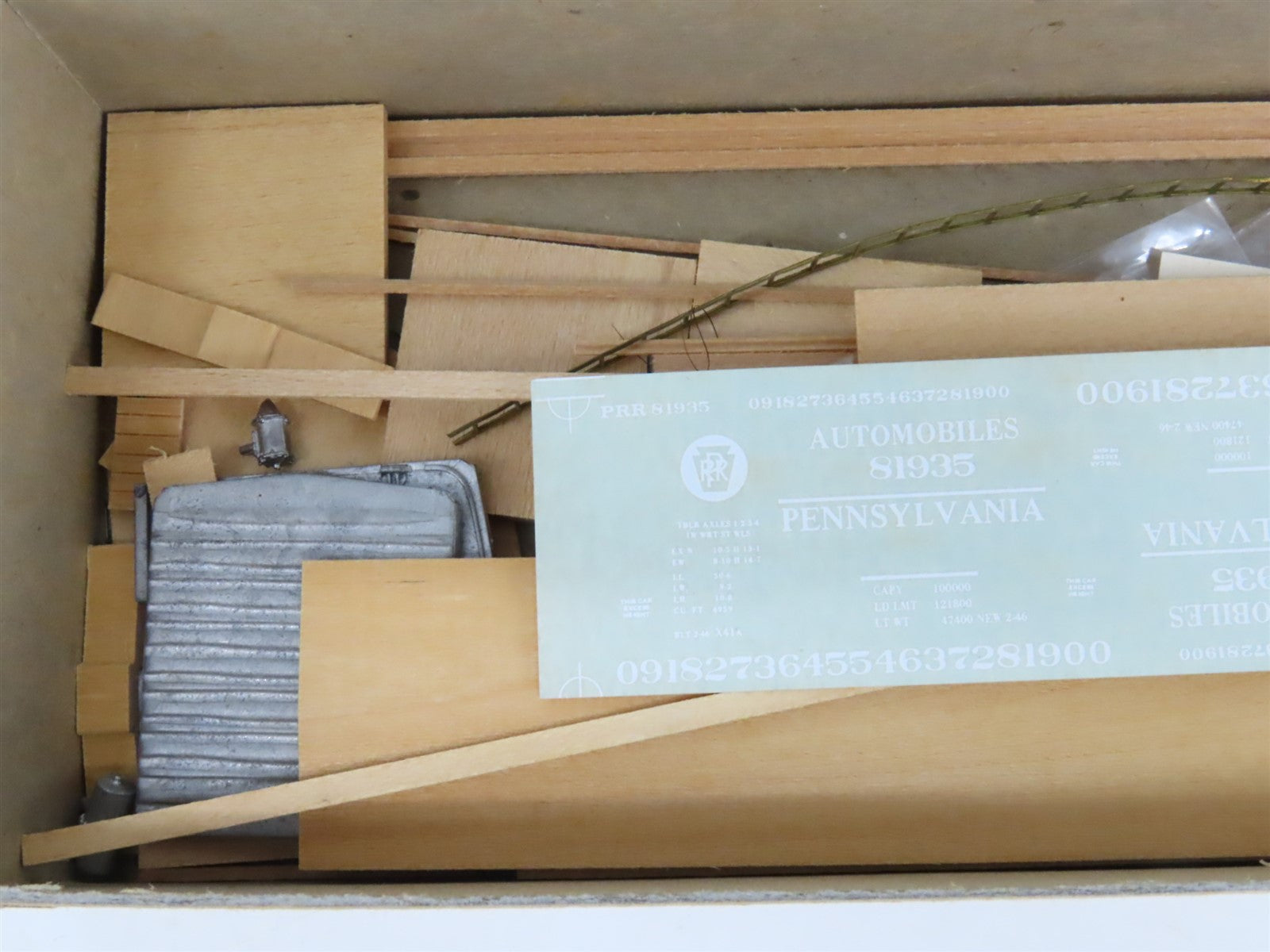 HO Scale Quality Craft Craftsman Kit #328 Undecorated PRR 50' Auto Box Car
