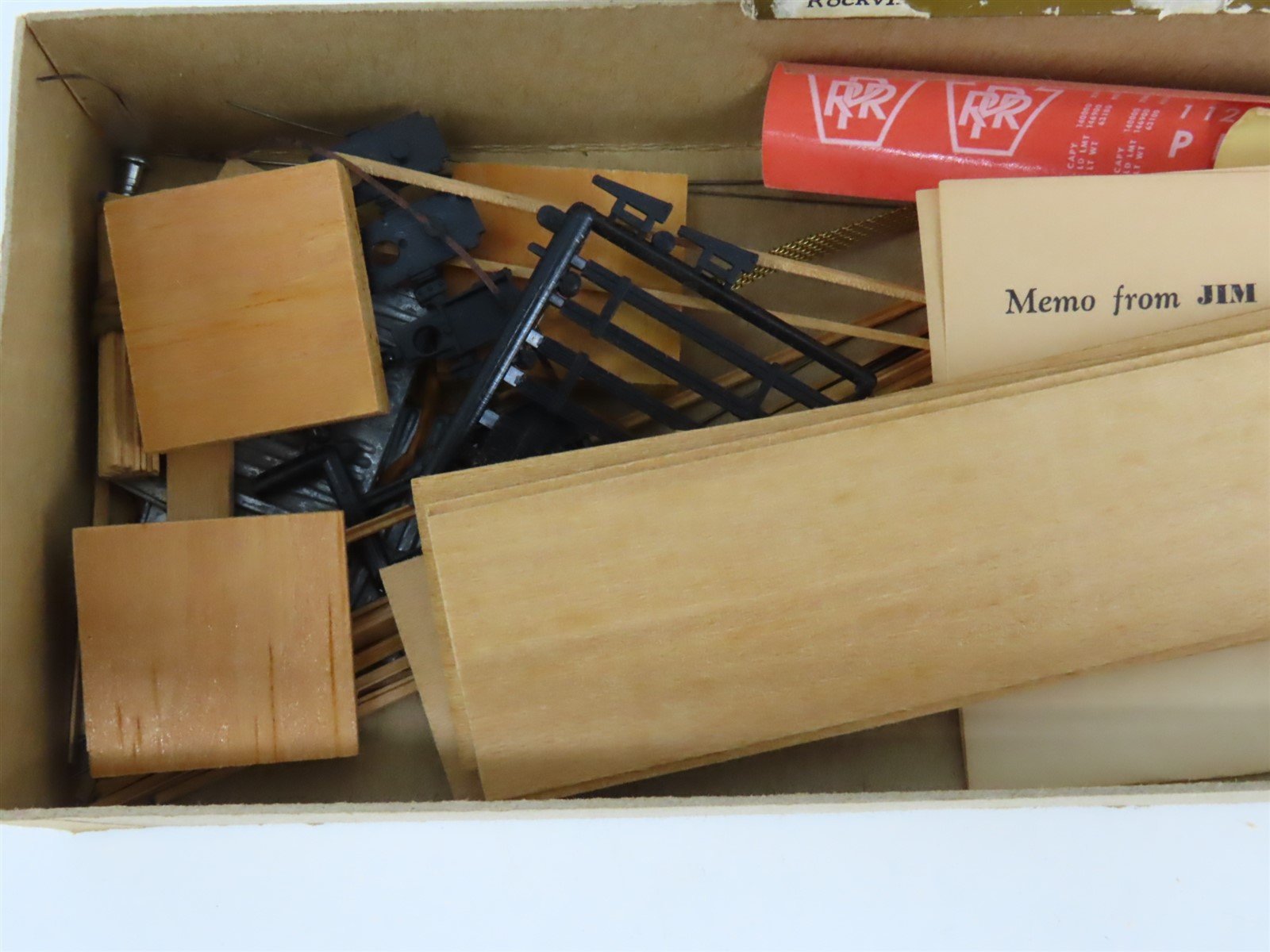 HO Scale Quality Craft Craftsman Kit Undecorated PRR 50' Cushioned Box Car