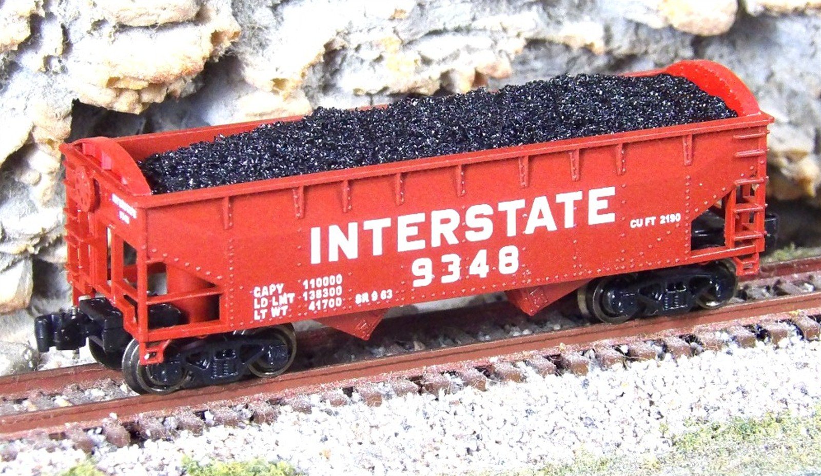 Z Scale FULL THROTTLE FT3603 INT Interstate 33' Peak-End Hoppers w/Load - Set #1