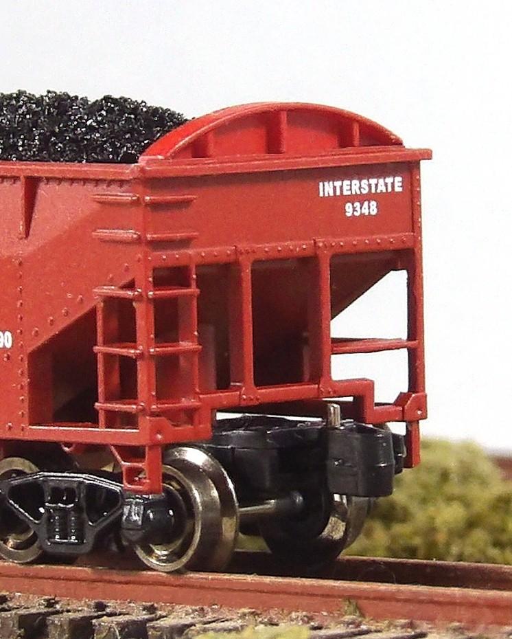 Z Scale FULL THROTTLE FT3603 INT Interstate 33' Peak-End Hoppers w/Load - Set #1