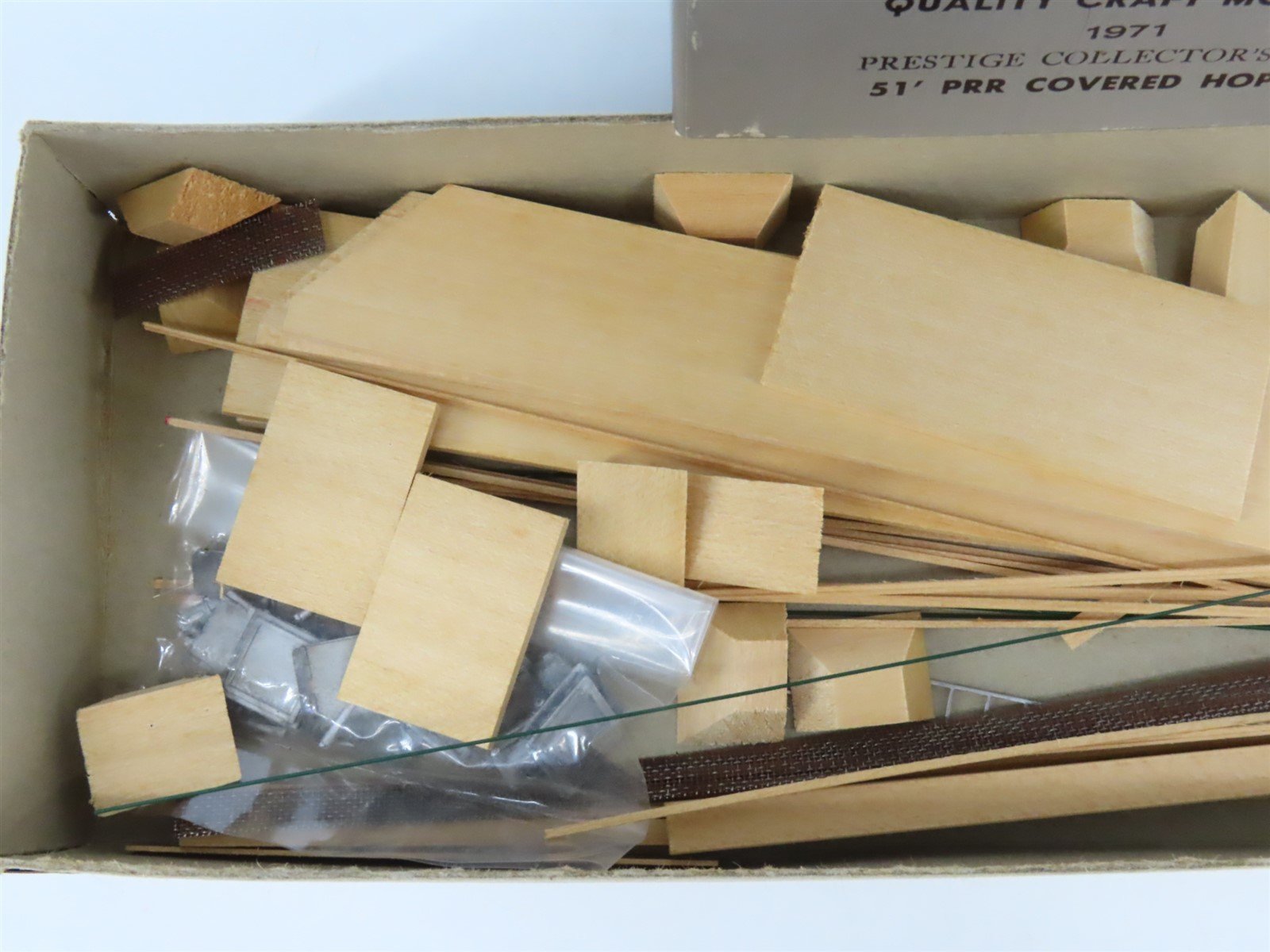 HO Scale Quality Craft Craftsman Kit Undecorated PRR 5-Bay 51' Covered Hopper