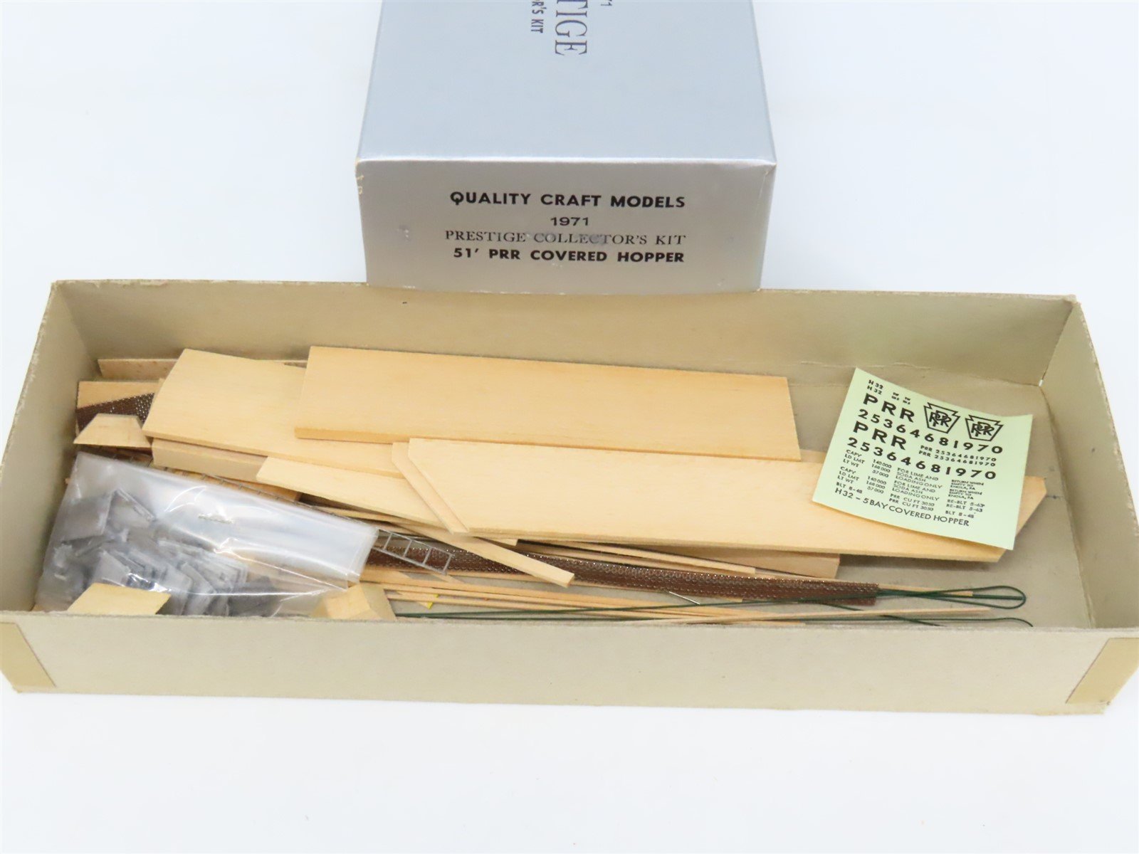 HO Scale Quality Craft Craftsman Kit Undecorated PRR 5-Bay 51' Covered Hopper