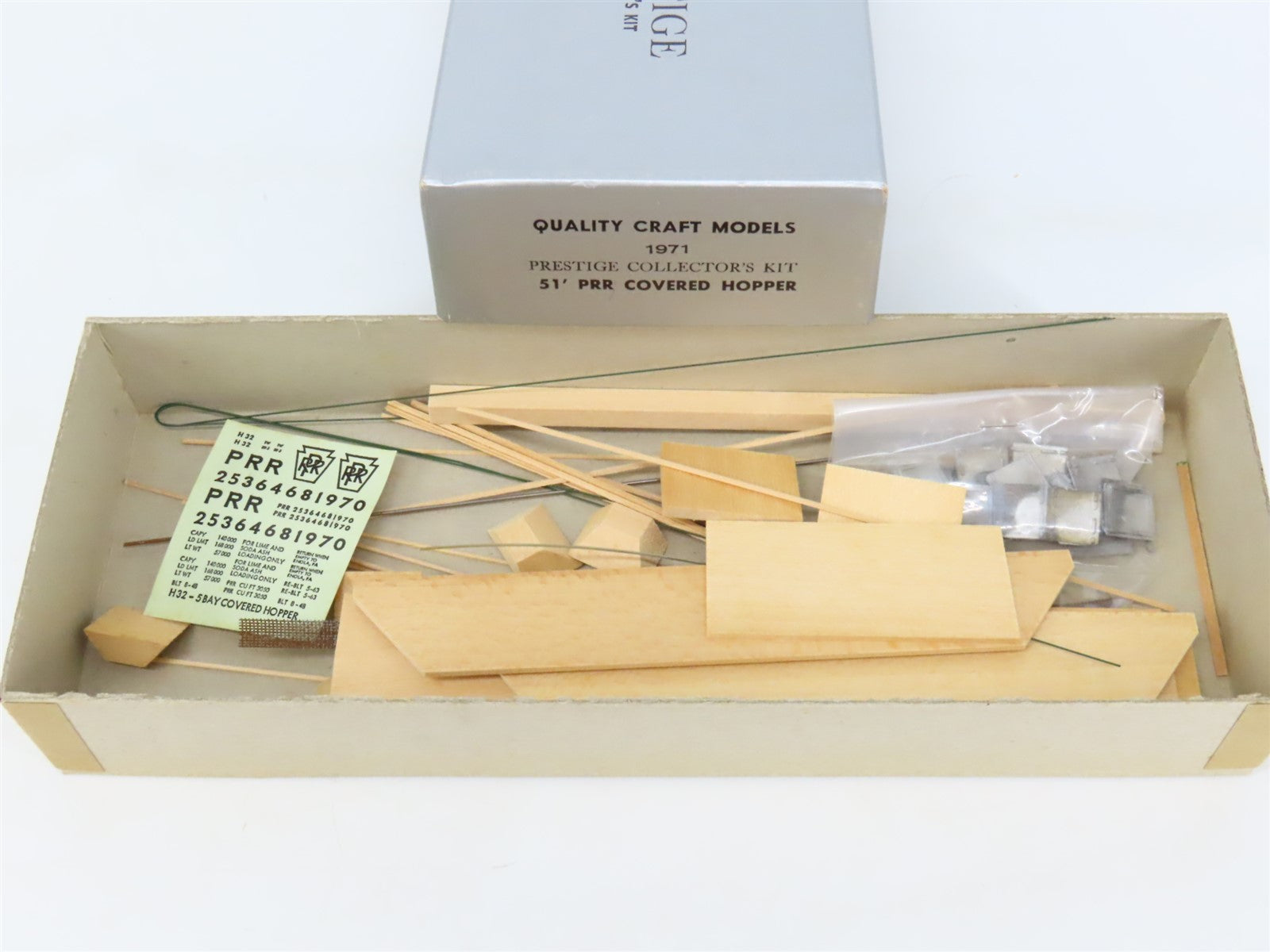 HO Scale Quality Craft Craftsman Kit Undecorated PRR 5-Bay 51' Covered Hopper