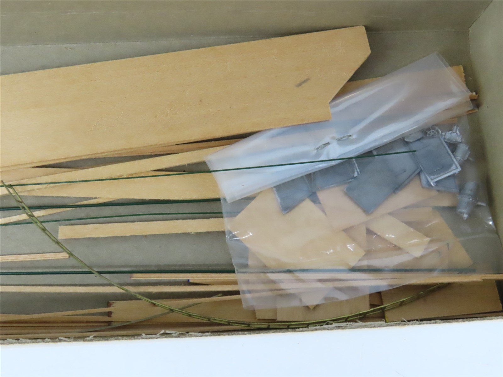 HO Scale Ambroid Craftsman Kit #H-9 Undecorated PRR 100-Ton 3-Bay Open Hopper