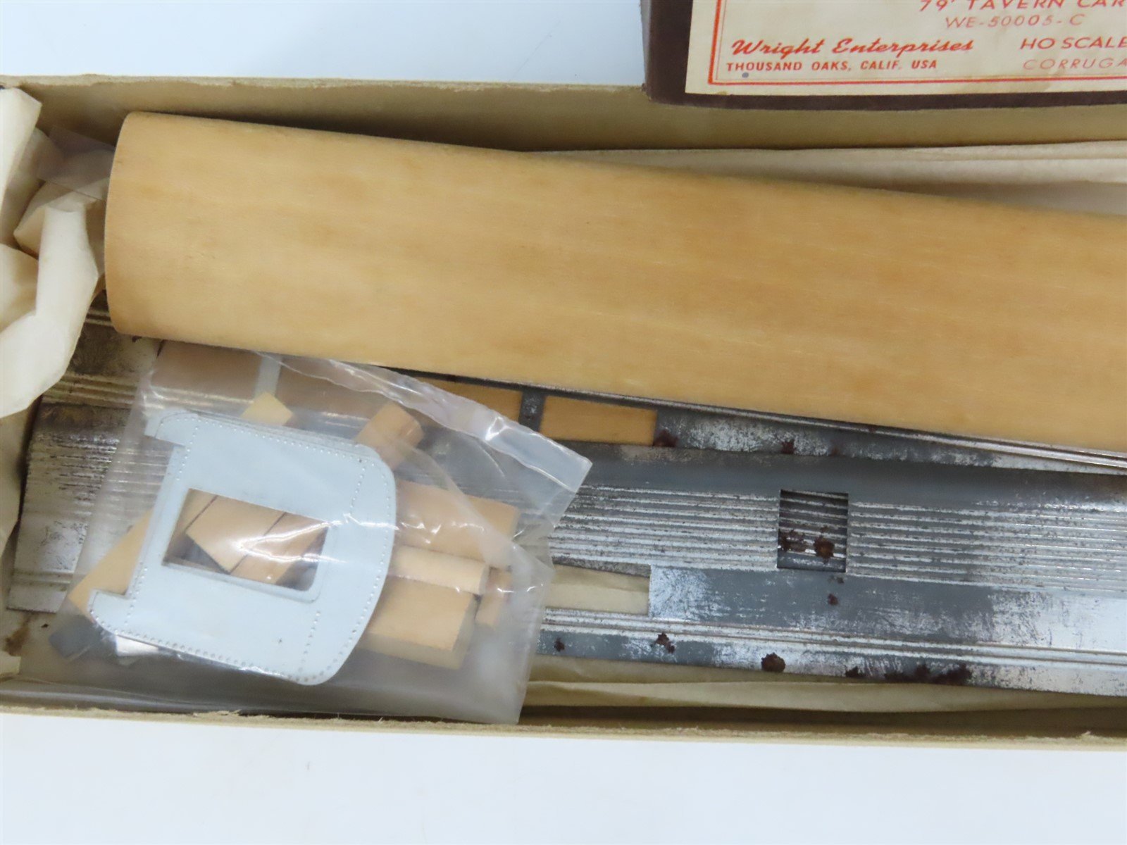 HO Scale Wright MHP Kit #WE-50005-C Undecorated SP Daylight 79' Tavern Passenger