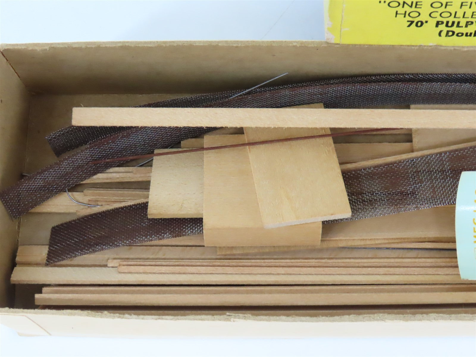 HO Scale Ambroid Kit #5 Undecorated 70' Pulpwood Flat Car 2-Pack