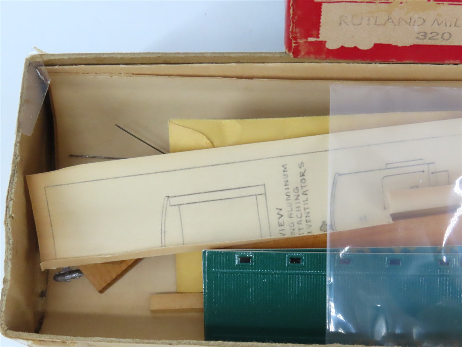 HO Scale Laconia Craftsman Kit RUT Rutland 50' Wooden Milk Reefer #320